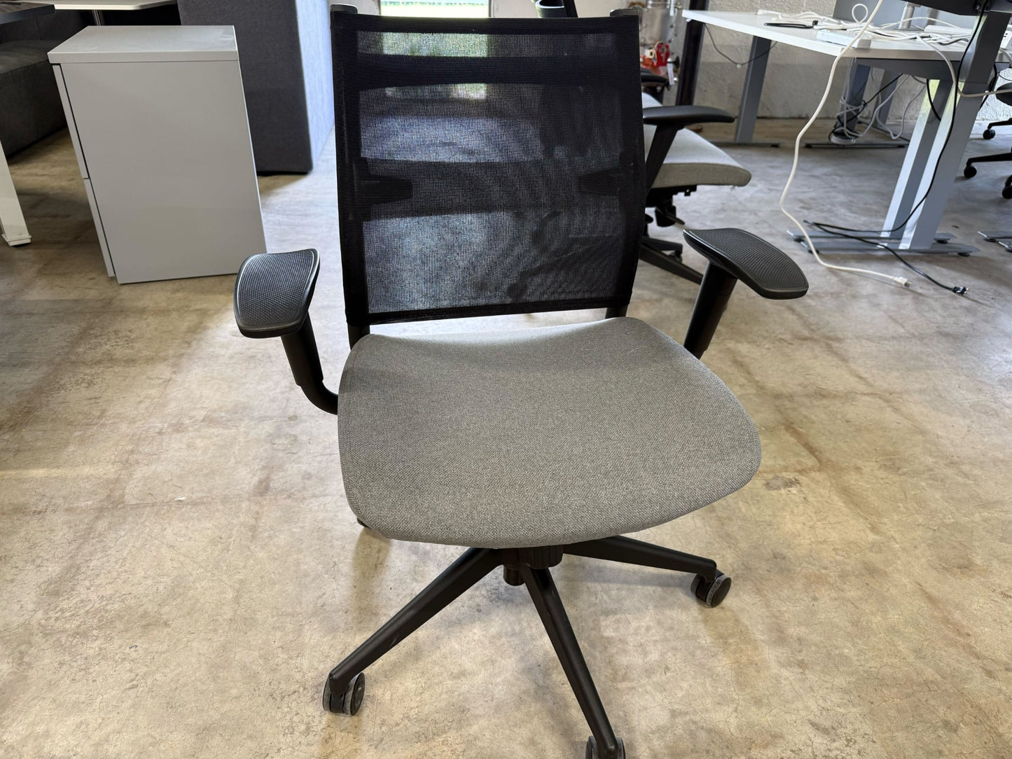 Focus Mid-Back Task Chair Sit On It