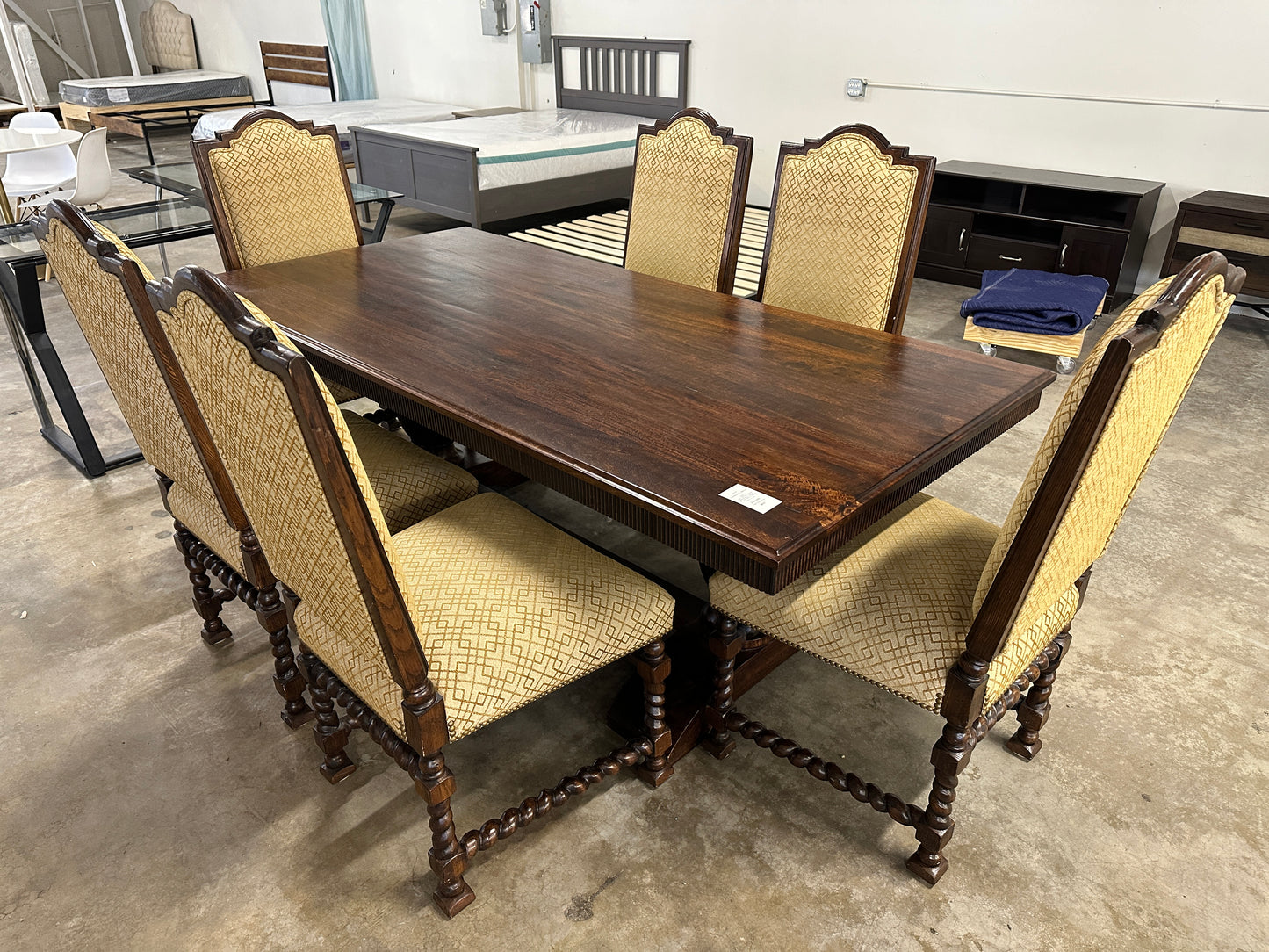 Pasadena Trestle Dining Table