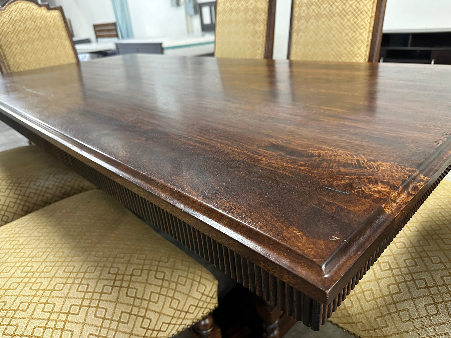 Pasadena Trestle Dining Table