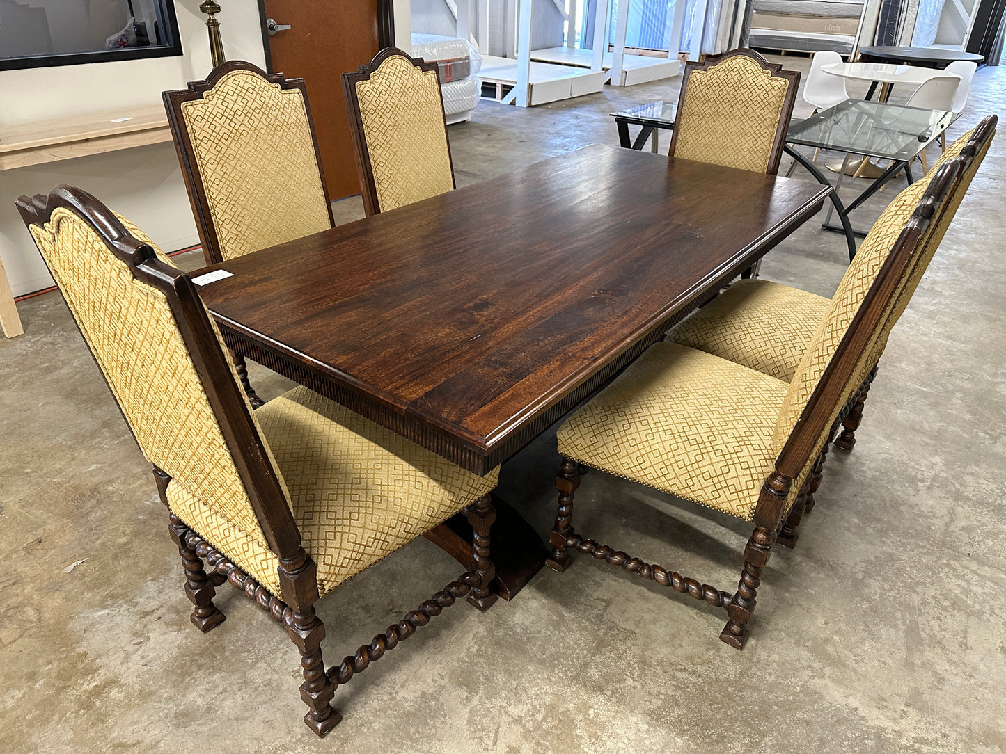 Pasadena Trestle Dining Table
