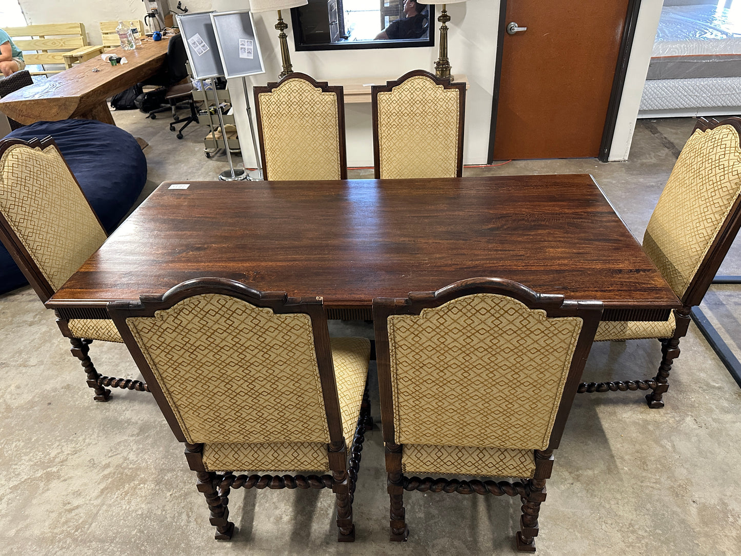 Pasadena Trestle Dining Table