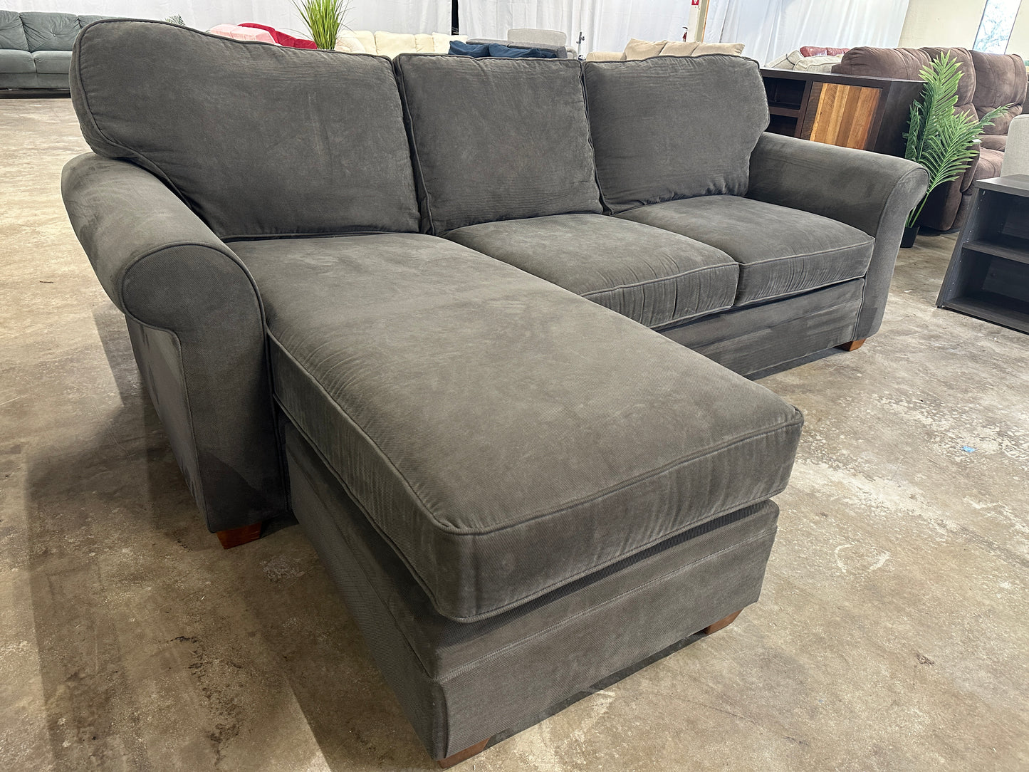 Haverty’s Sectional Sofa with Chaise