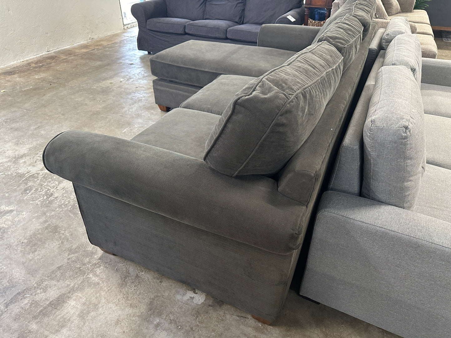 Haverty’s Sectional Sofa with Chaise