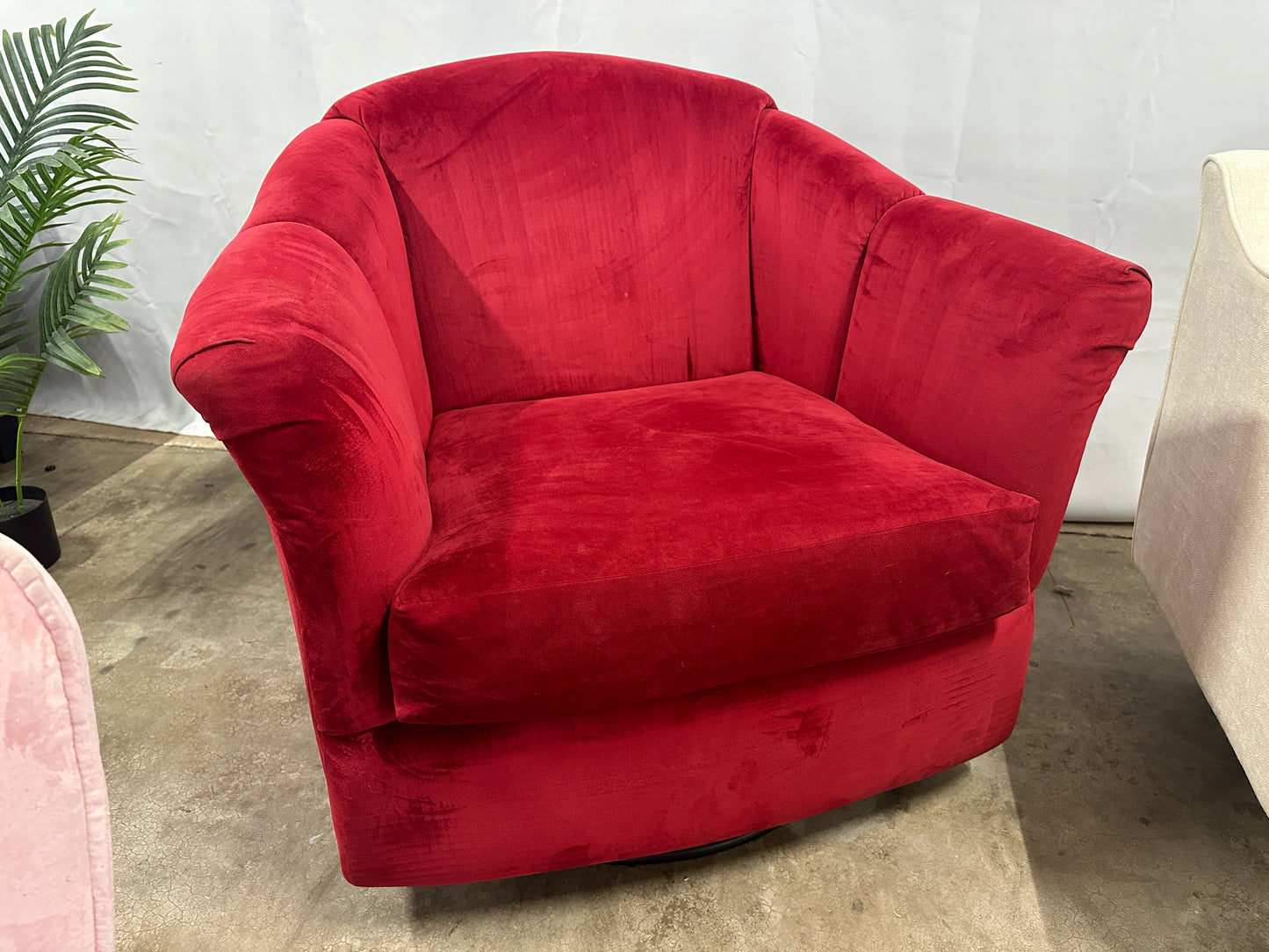 Velvet Swivel Chair