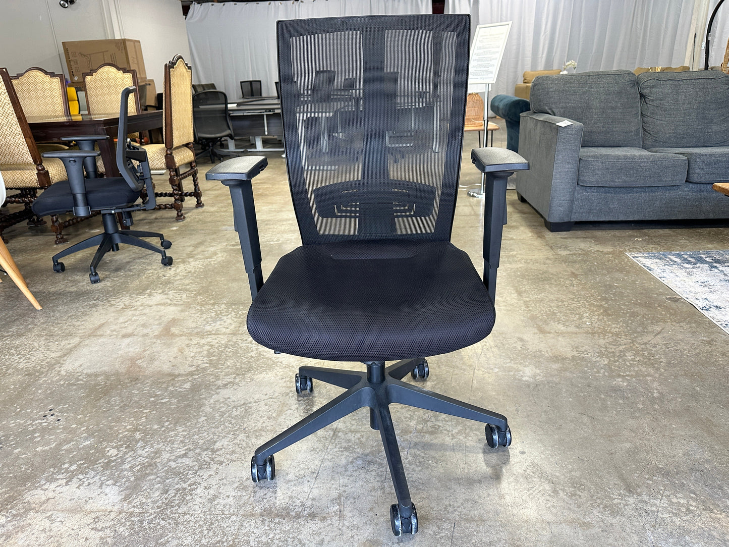 Razor Mesh Chair Clear Design
