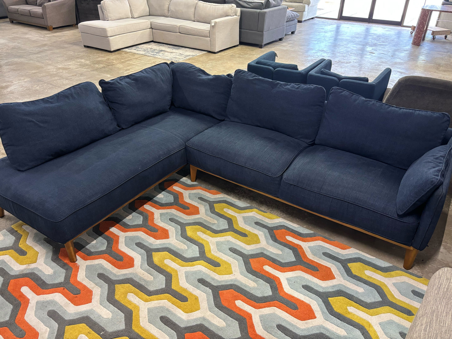 Jollene 2-piece Sectional