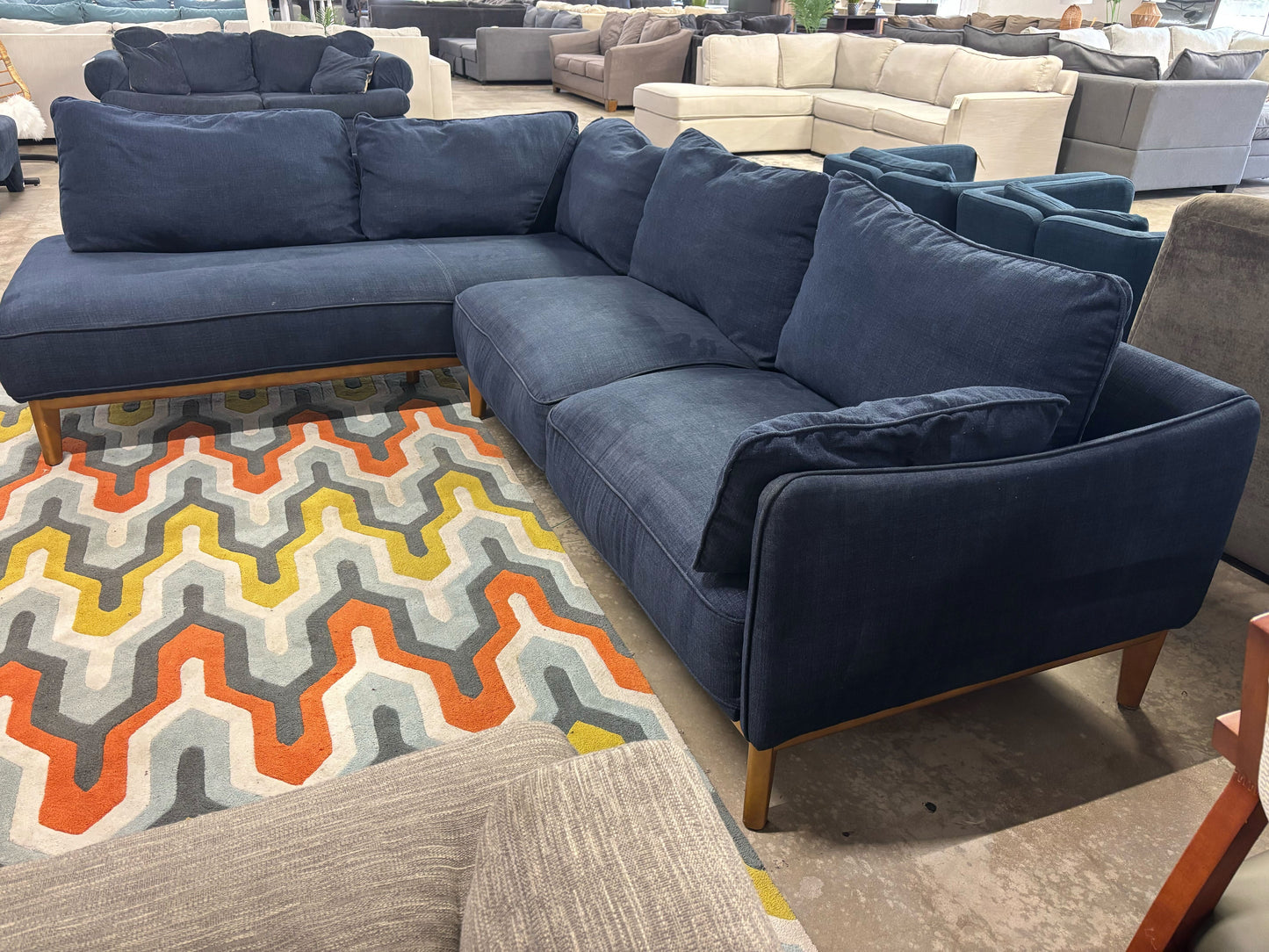 Jollene 2-piece Sectional