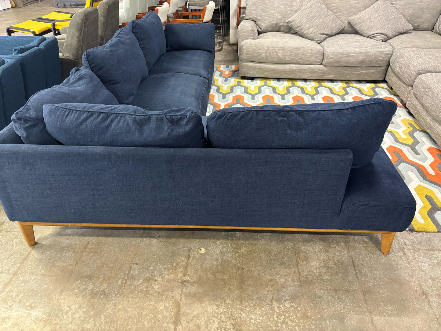 Jollene 2-piece Sectional