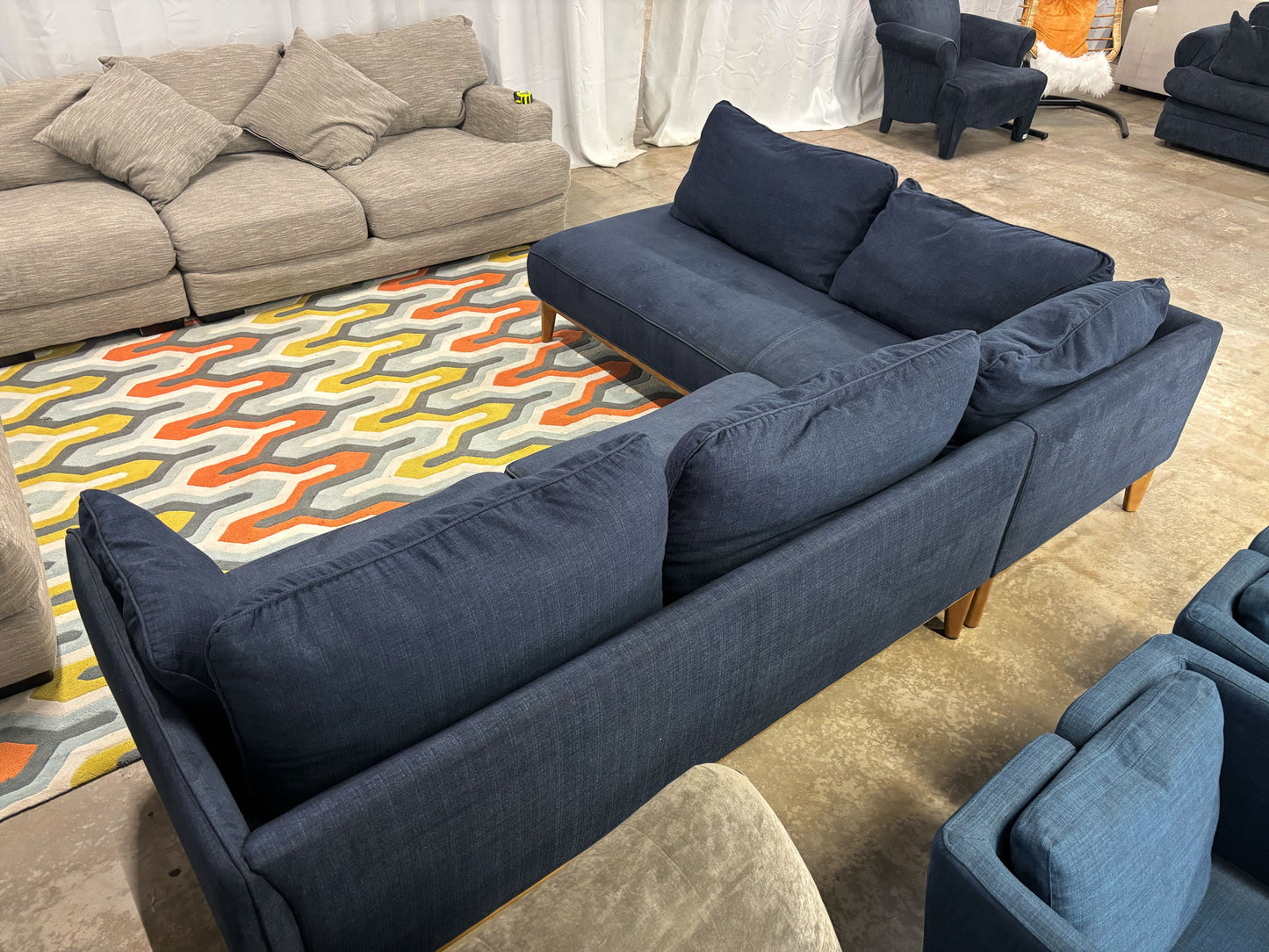 Jollene 2-piece Sectional