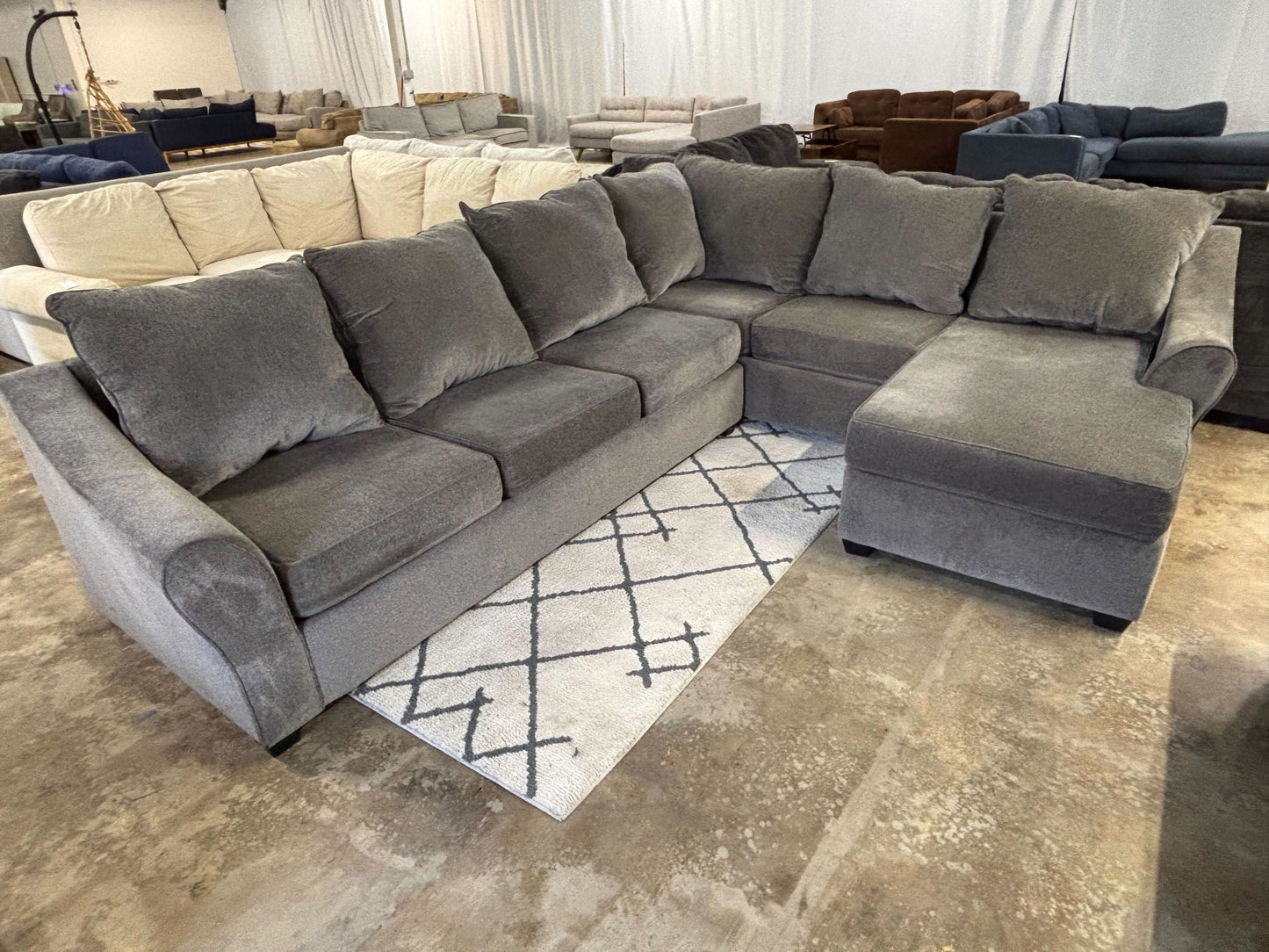 Biddeford 3-pc Sectional with Chaise