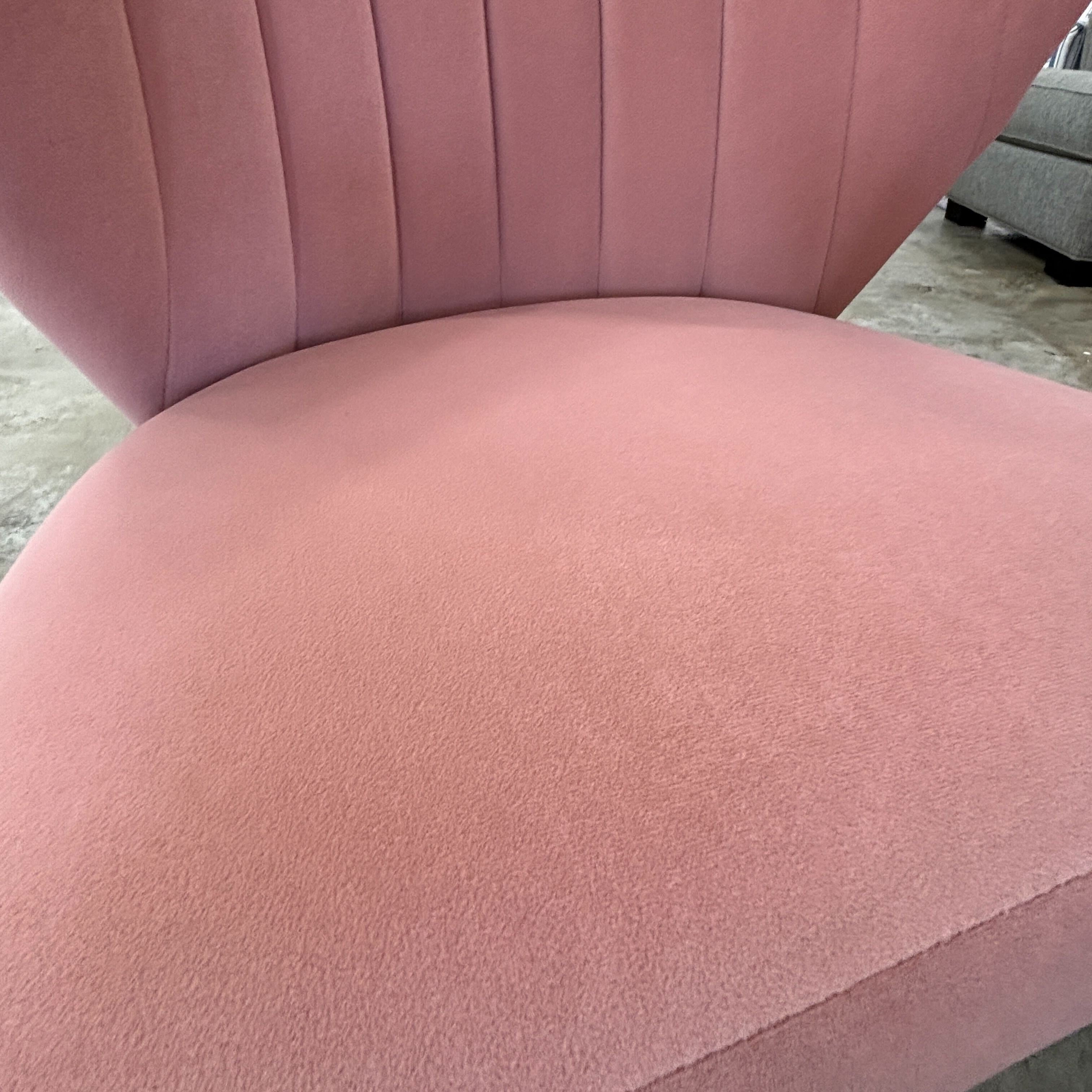 Karat Homes Velvet Shell Chair
