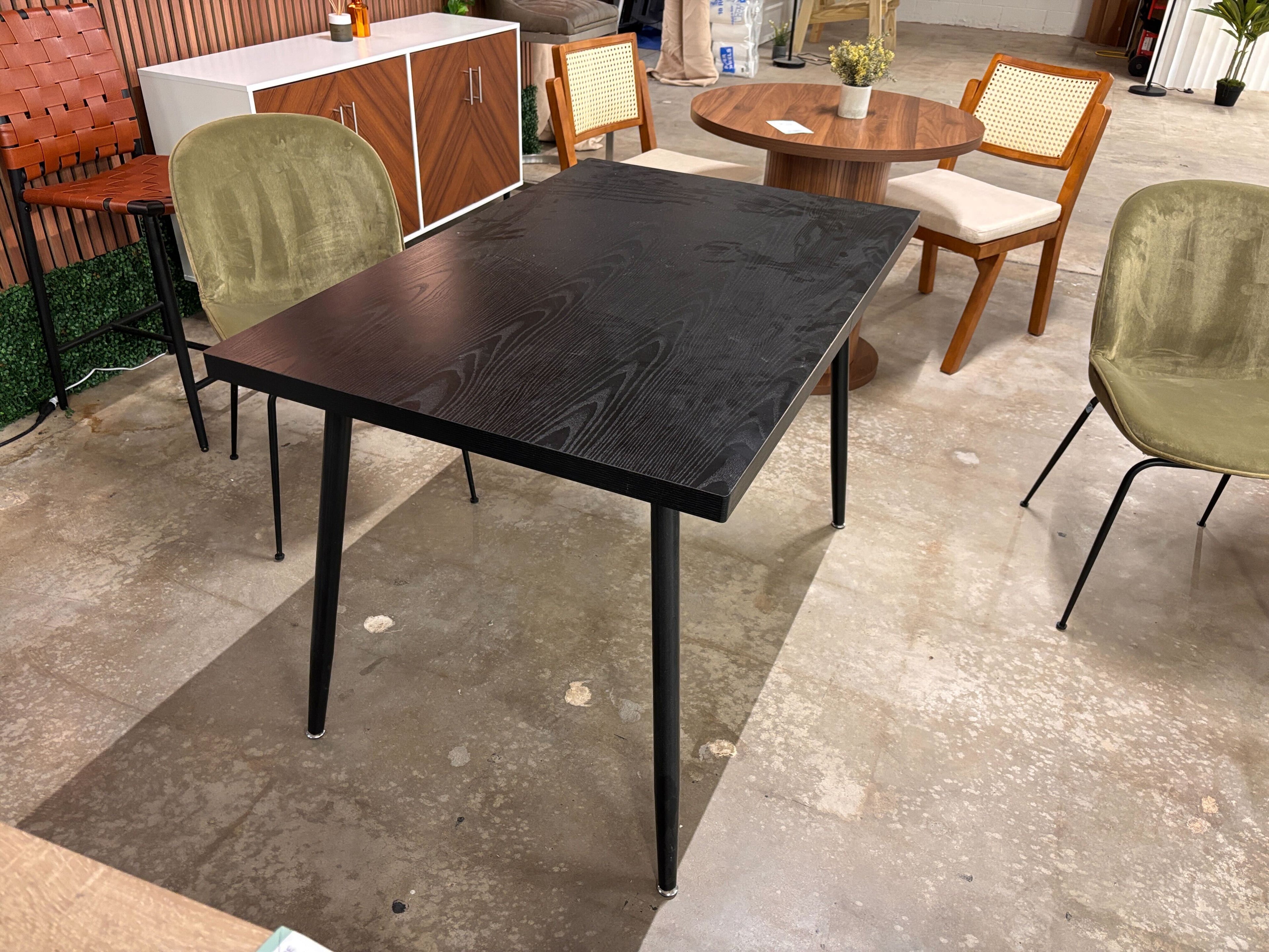 Latitude Run 4 Seat Dining Table