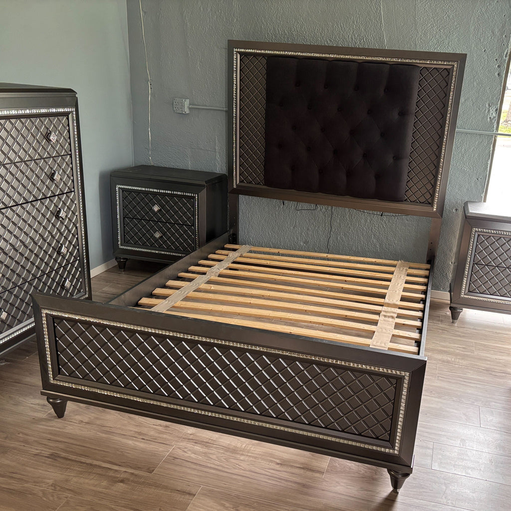 Rooms To Go Diamond Falls Gray Panel Bed