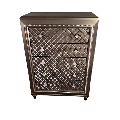 Rooms To Go Diamond Falls Gray Chest
