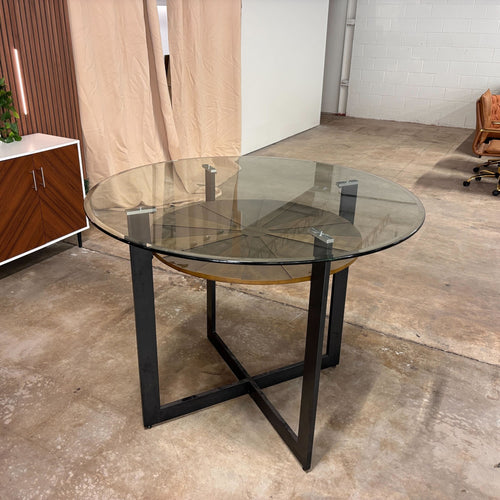 Steve Silver Olson Round Glass Table