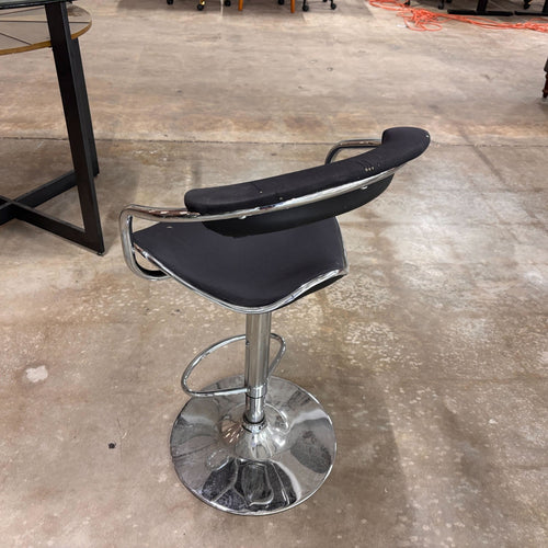 Raymour & Flanigan Modern Gas-lifted Bar Stool
