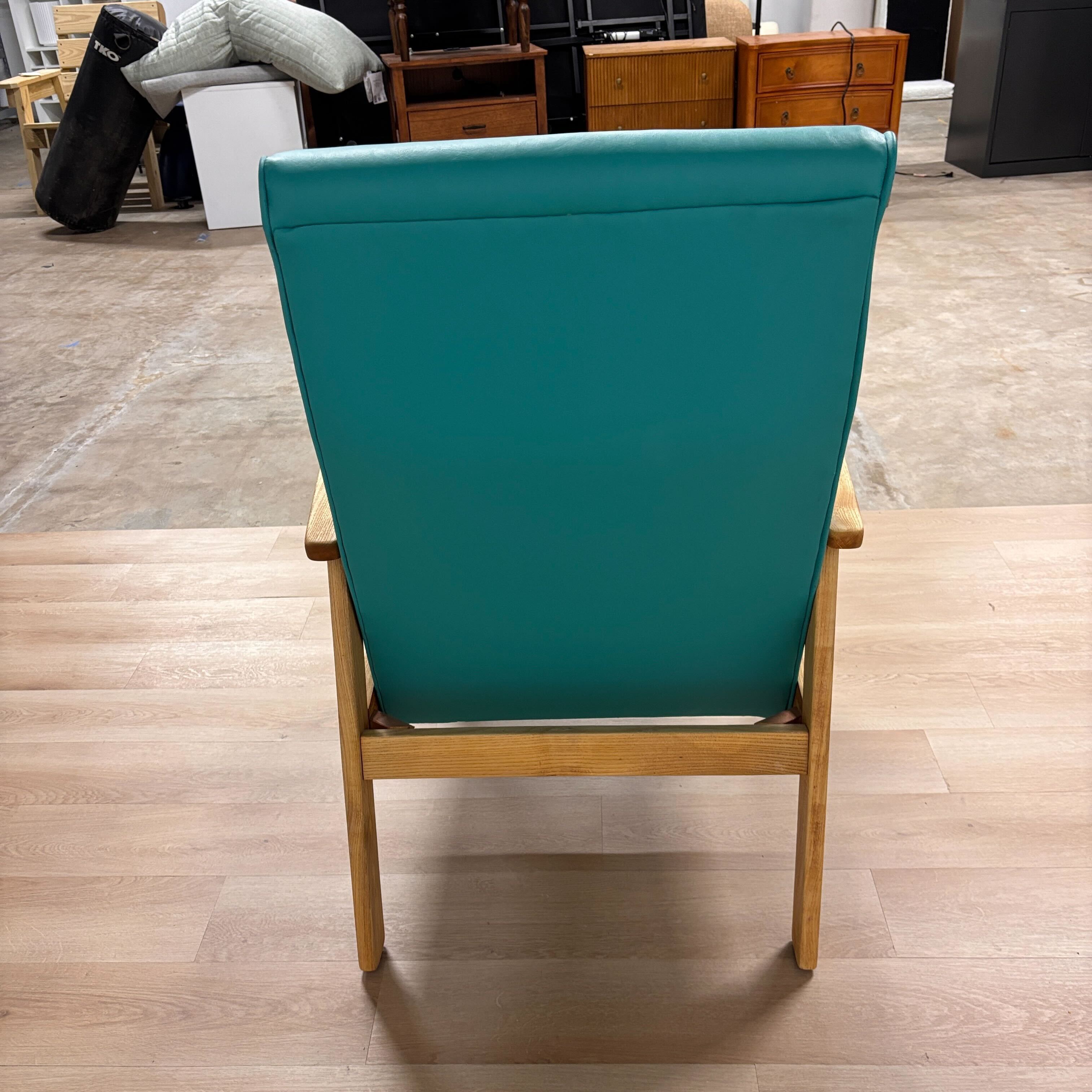 Riser High Back Vintage Chair