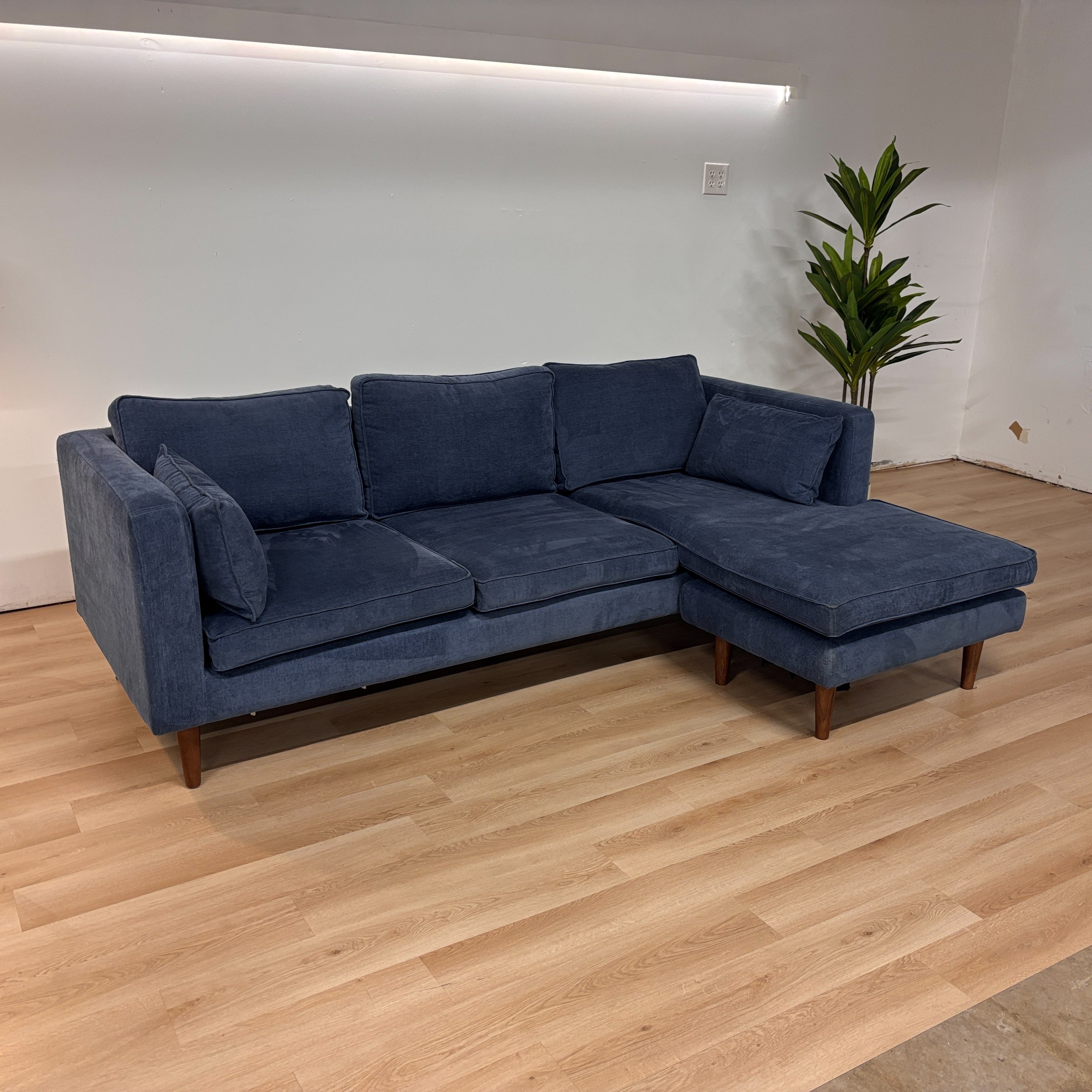 Sofa Company Sofa W/reversible Chaise