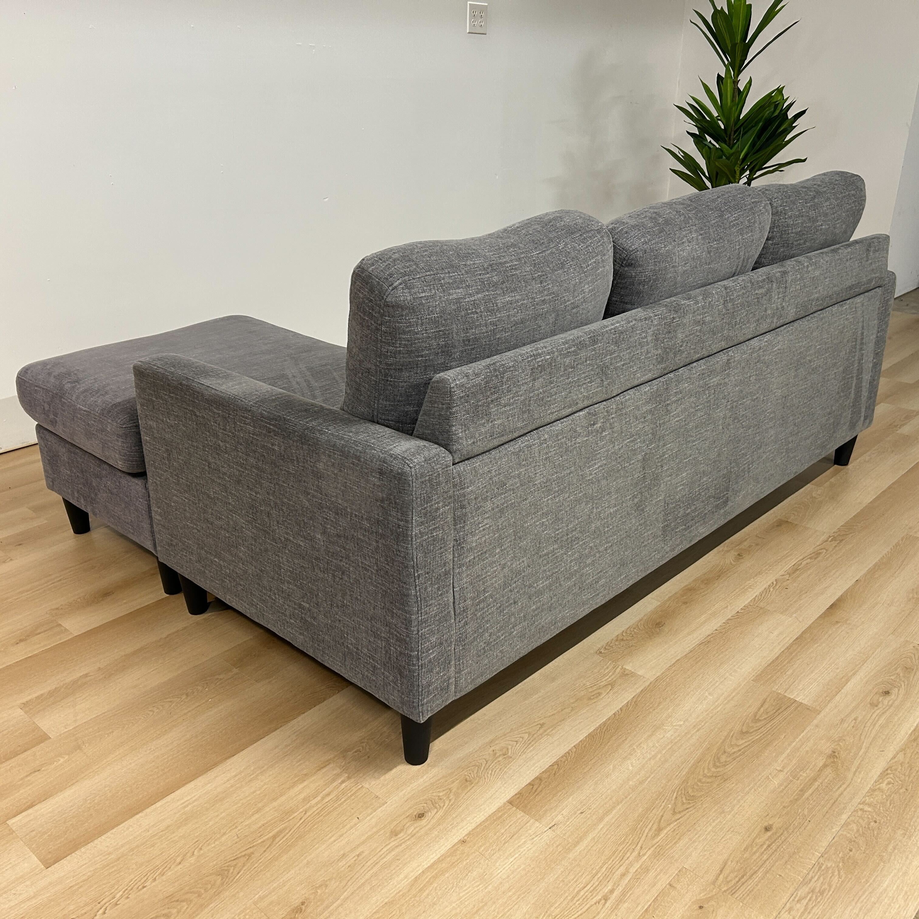 Serta Harmon Sofa W/reversible Chaise
