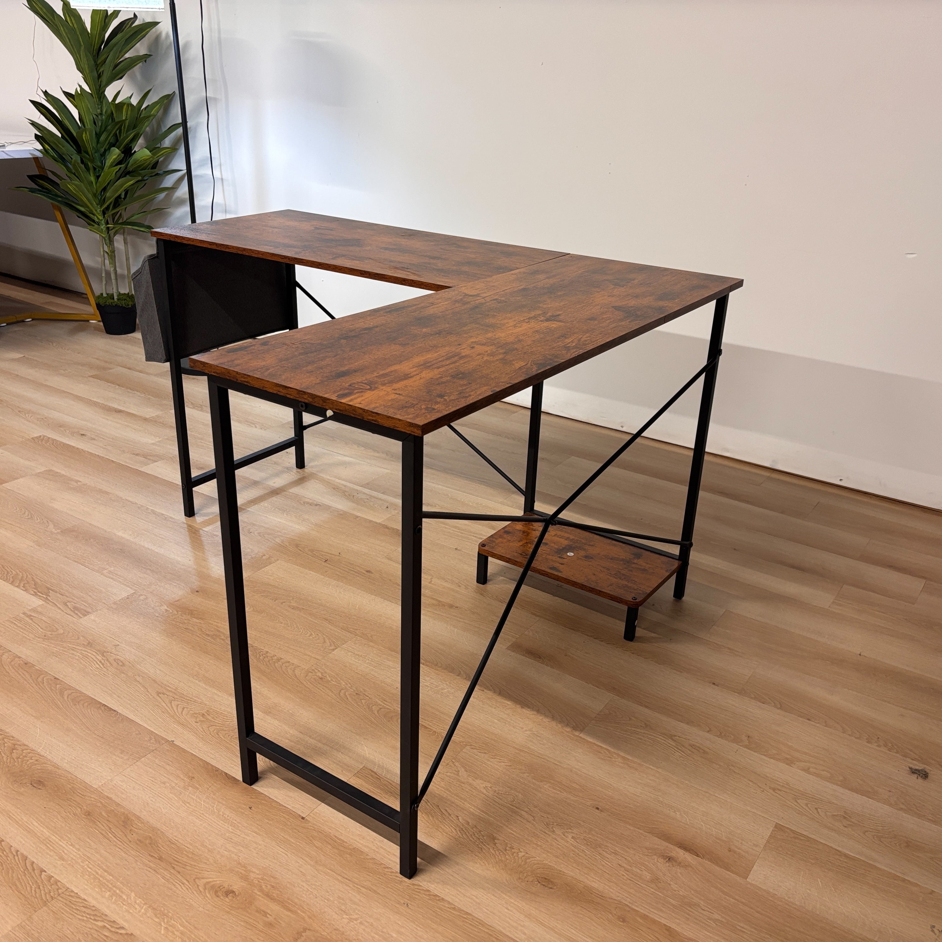 Latitude Run Computer/writing Desk
