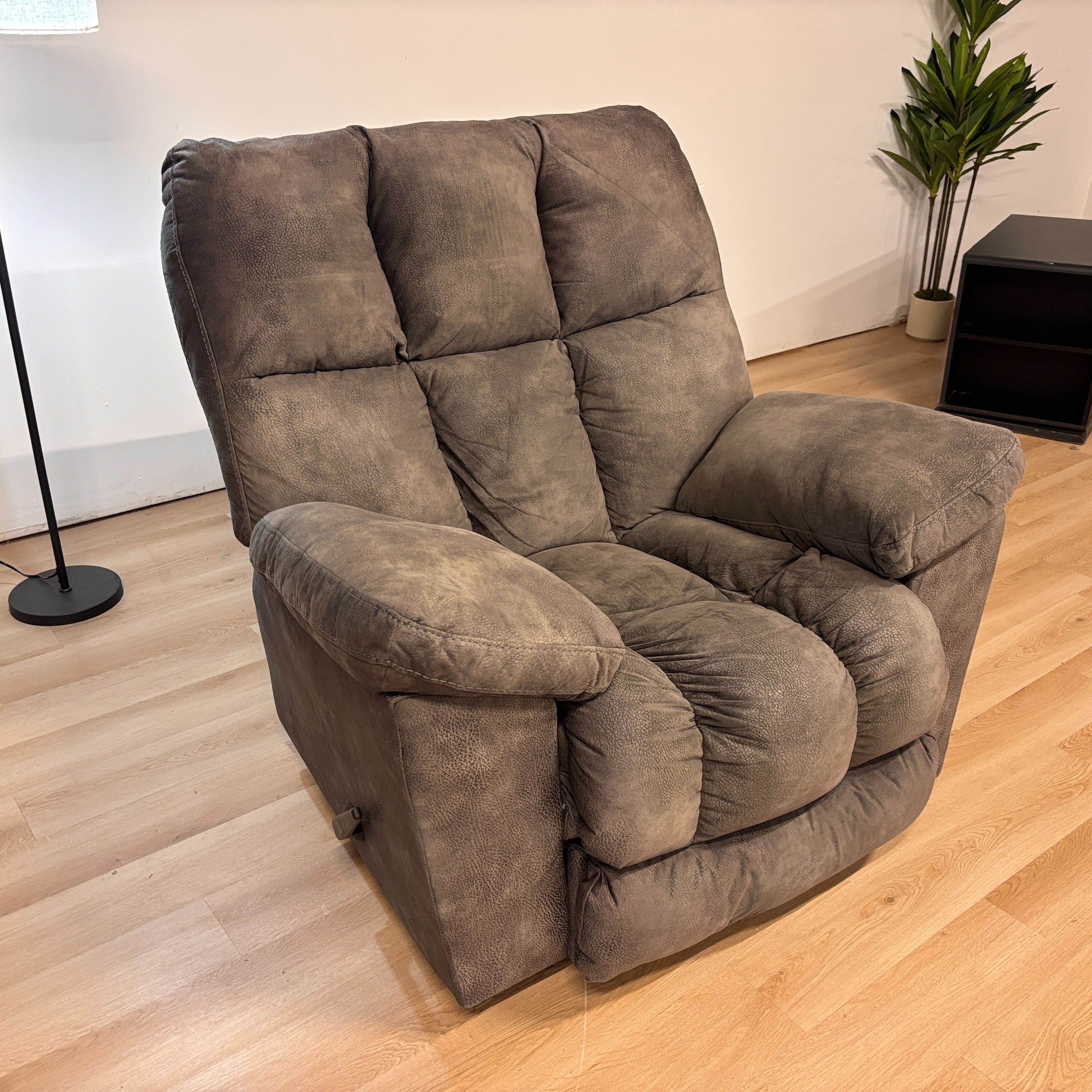 Lane Home Furnishings Manual Recliner