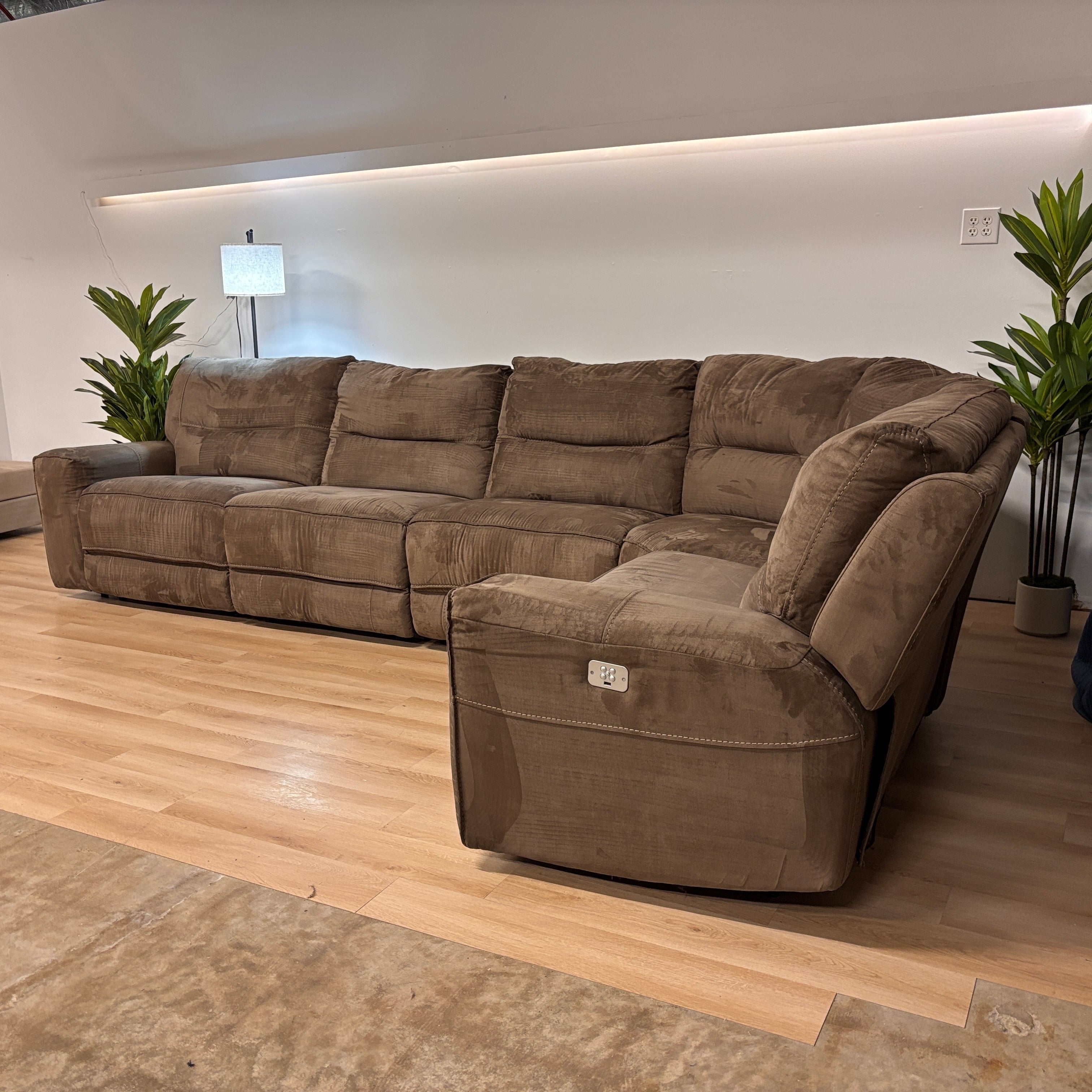 Living Spaces Electronic Modular Reclining Sectional