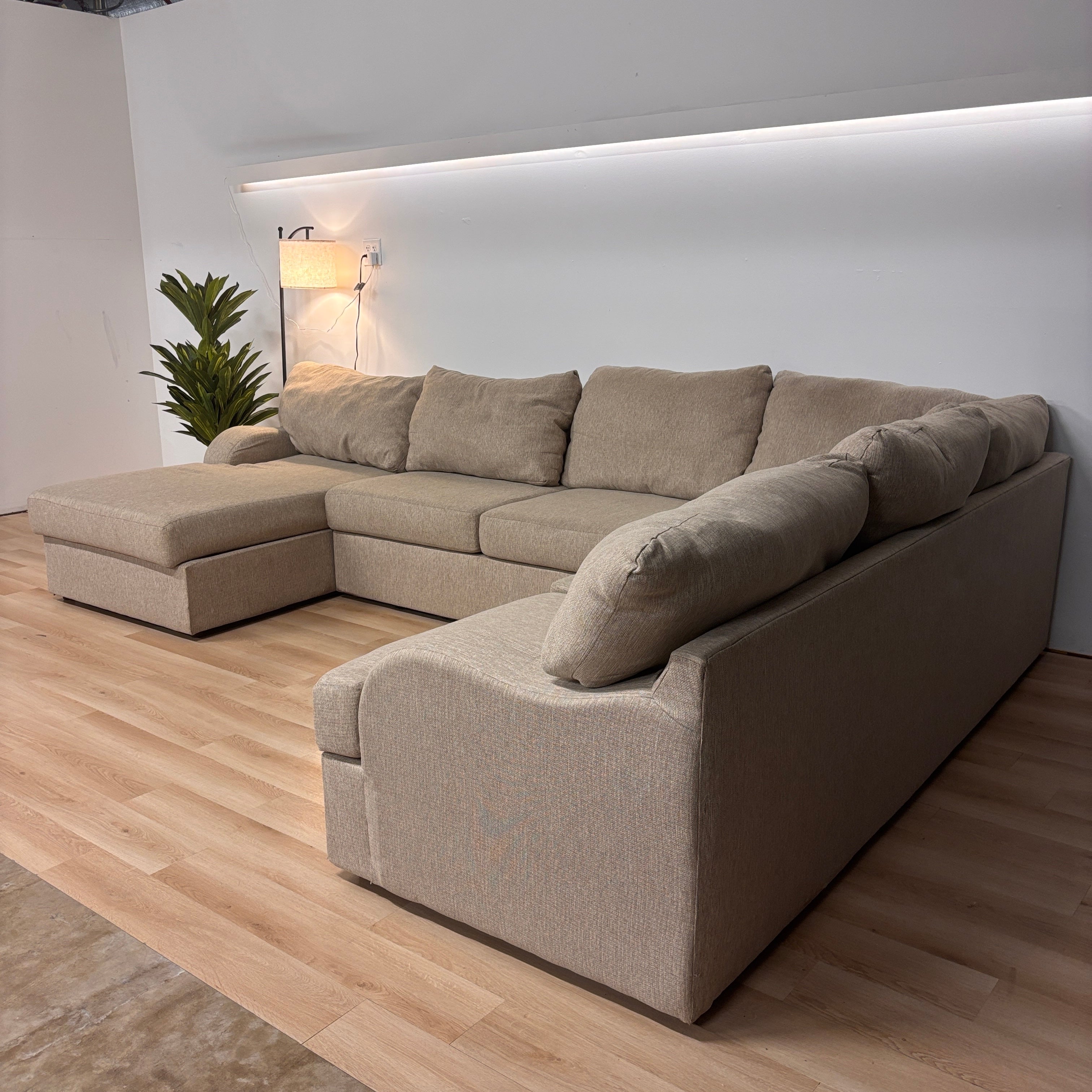 Raymour & Flanigan U-shape Sectional