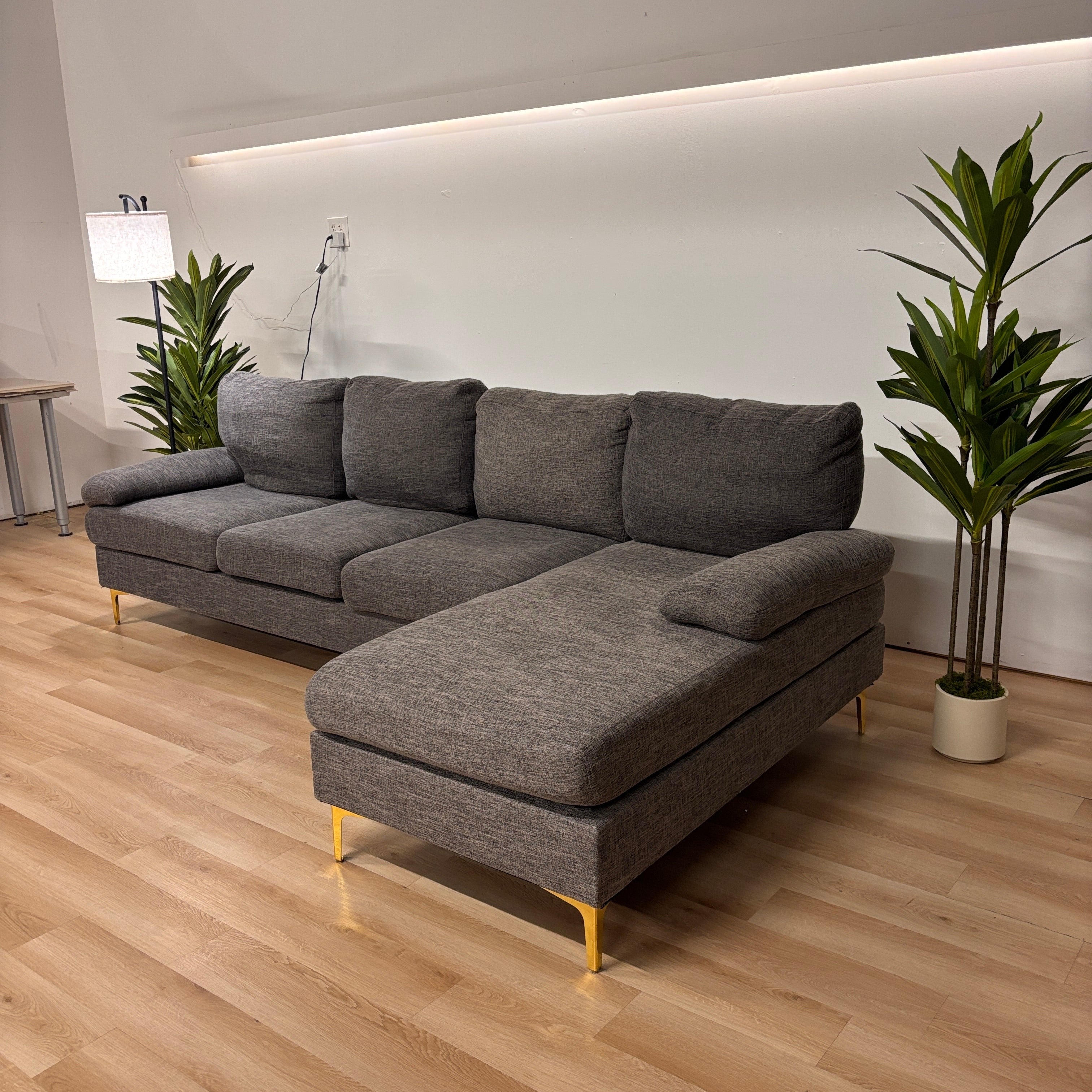 Oah Furniture 2 Piece Sectional