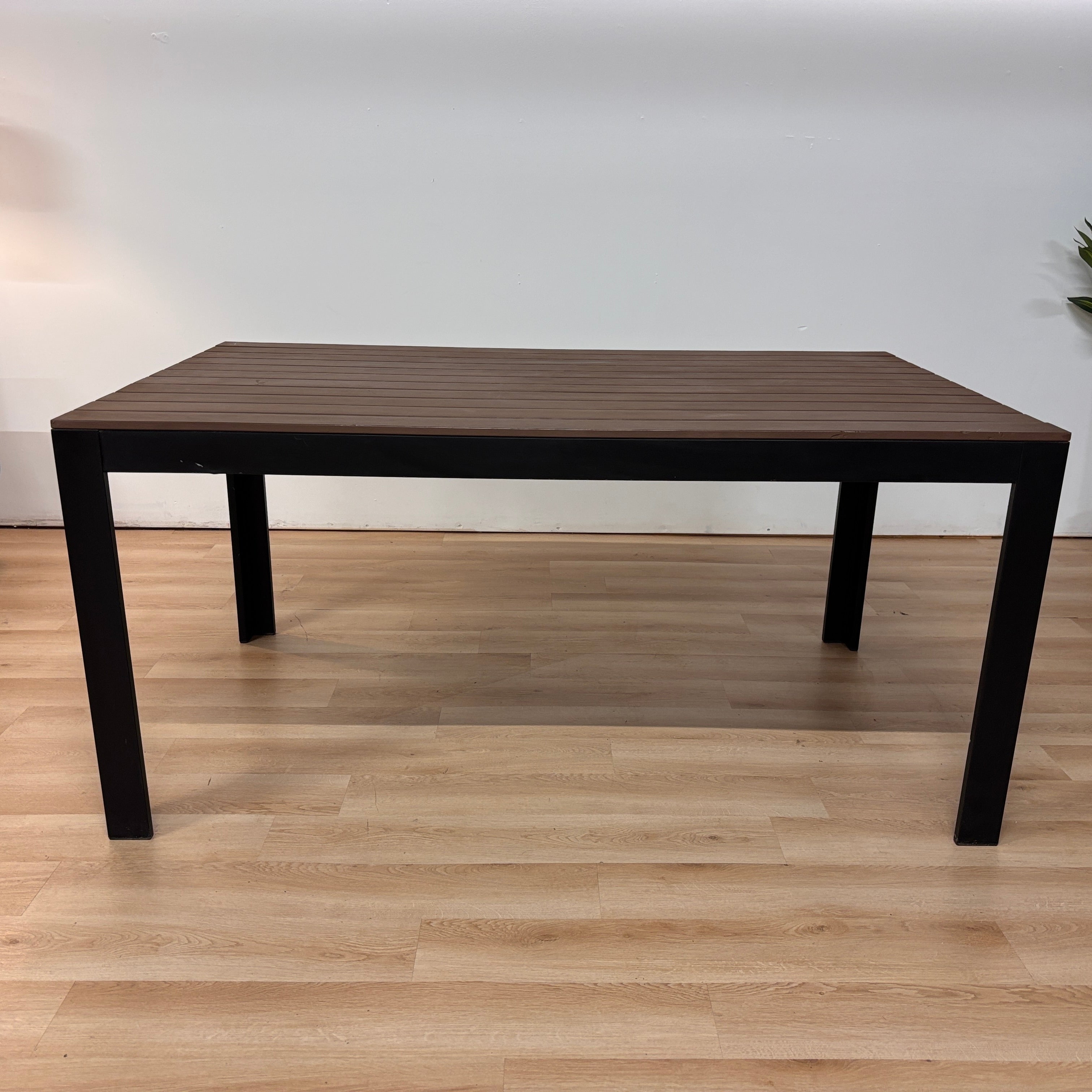 Rooms To Go Outdoor Dining Table