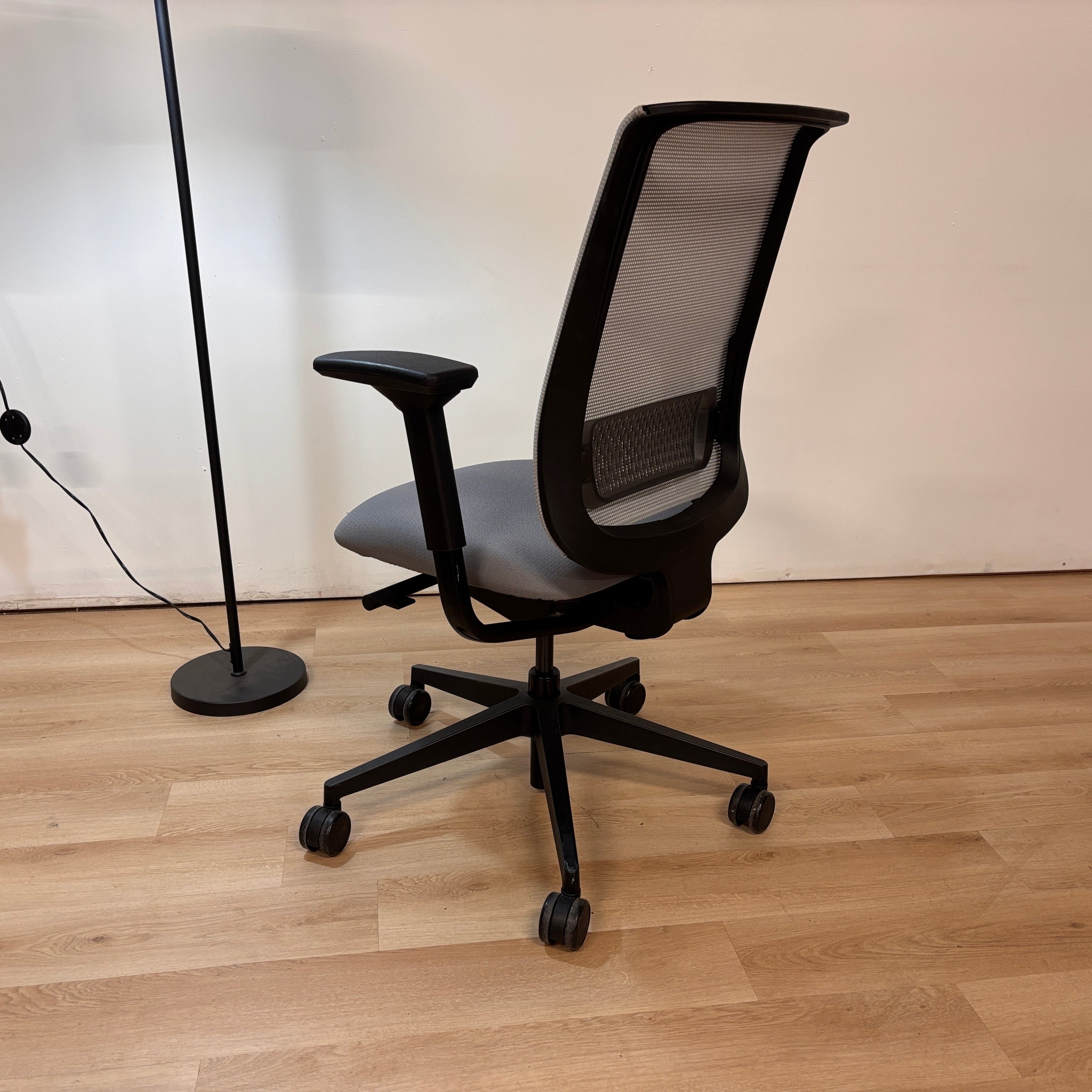Steelcase Reply Chair