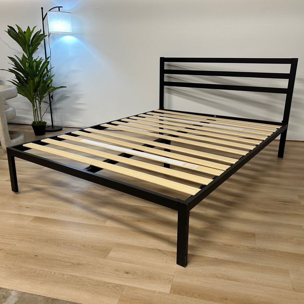 Zinus Queen Metal Platform Bed