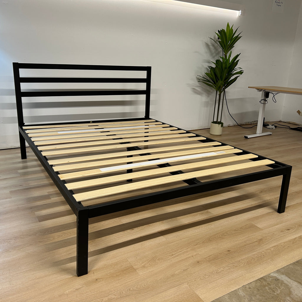 Zinus Queen Metal Platform Bed