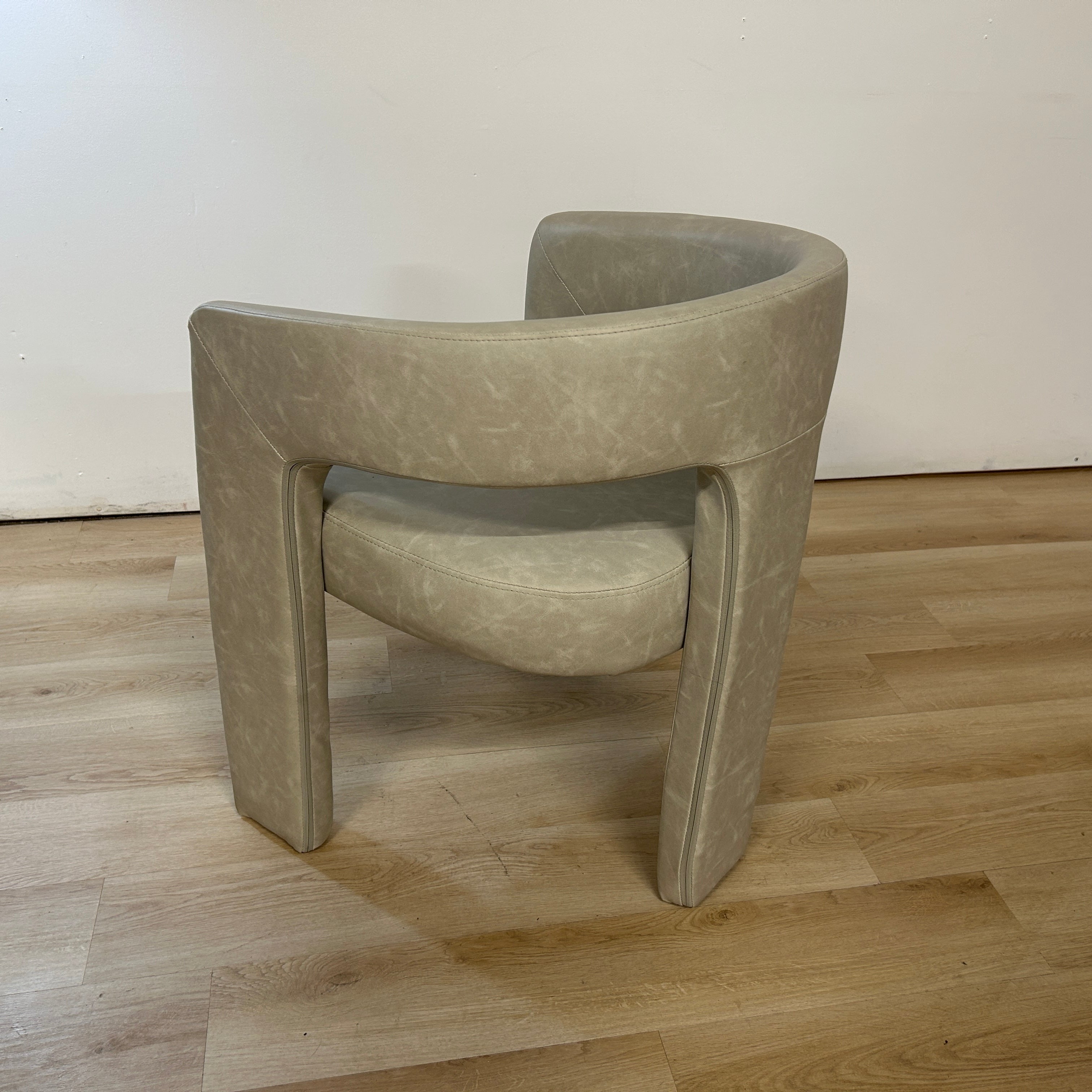 Chairus Modern Dining Armchair