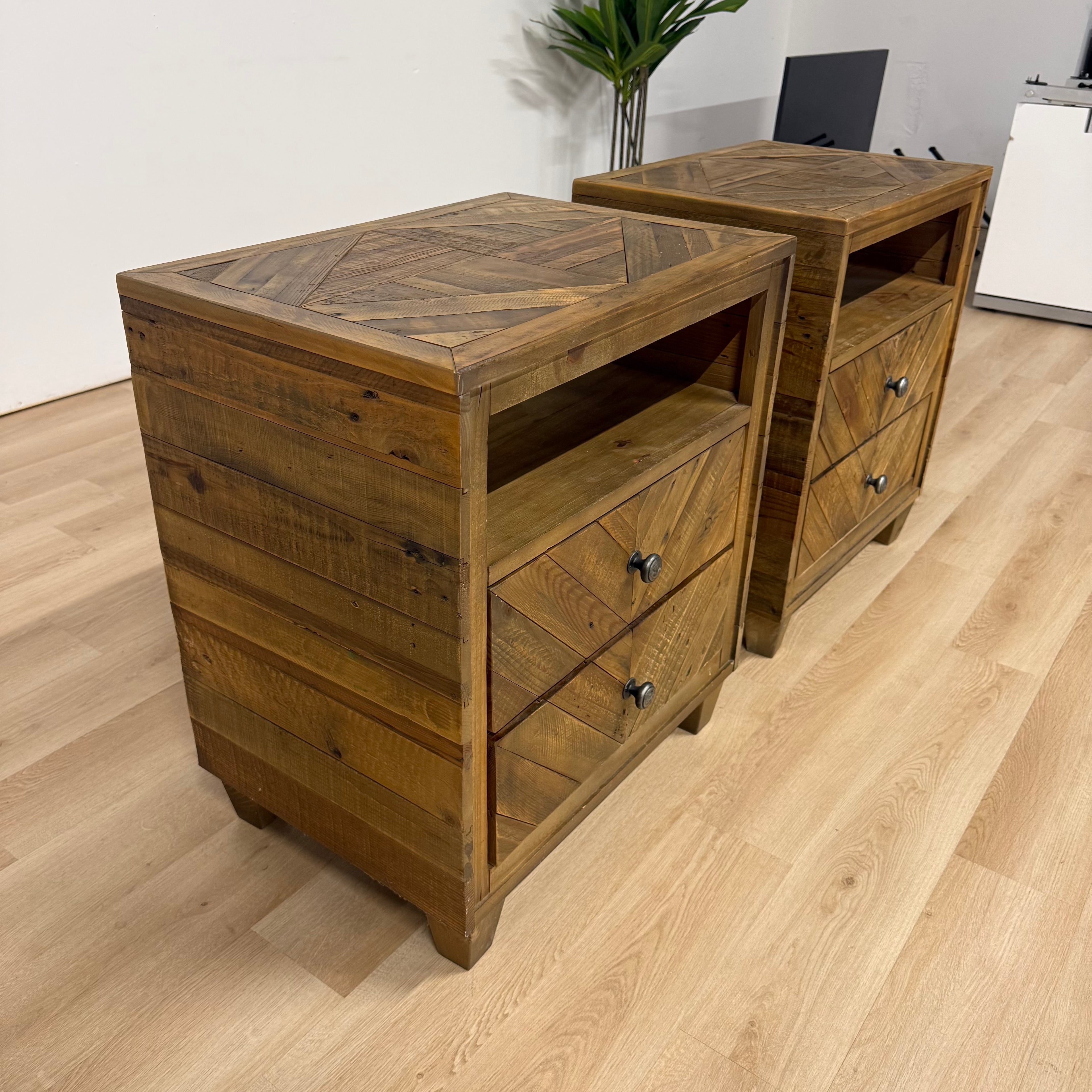 Ashley Furniture Solid Wood Nighstands Set Of 2