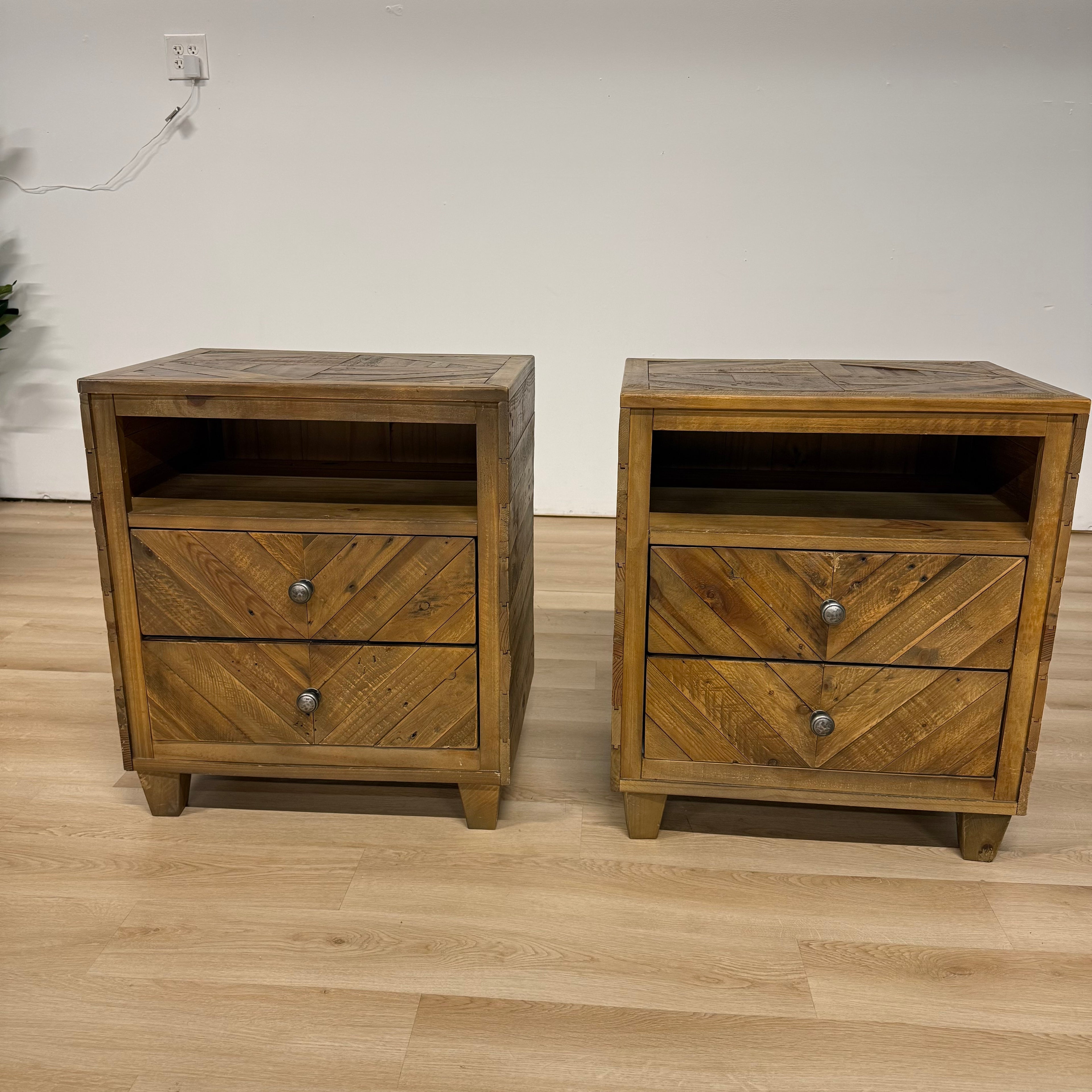 Ashley Furniture Solid Wood Nighstands Set Of 2