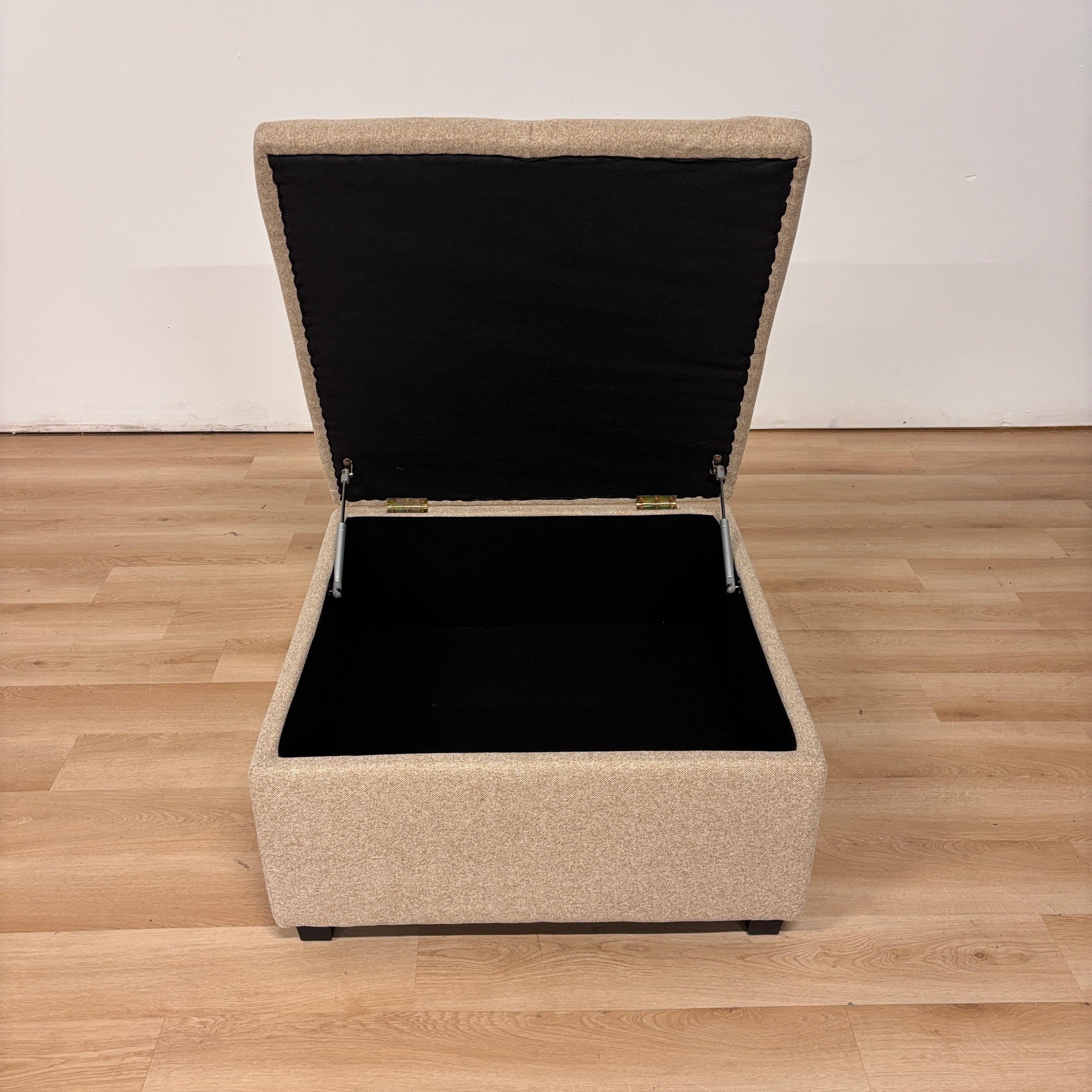 Hoku Designs Eloise Tufted Storage Ottoman