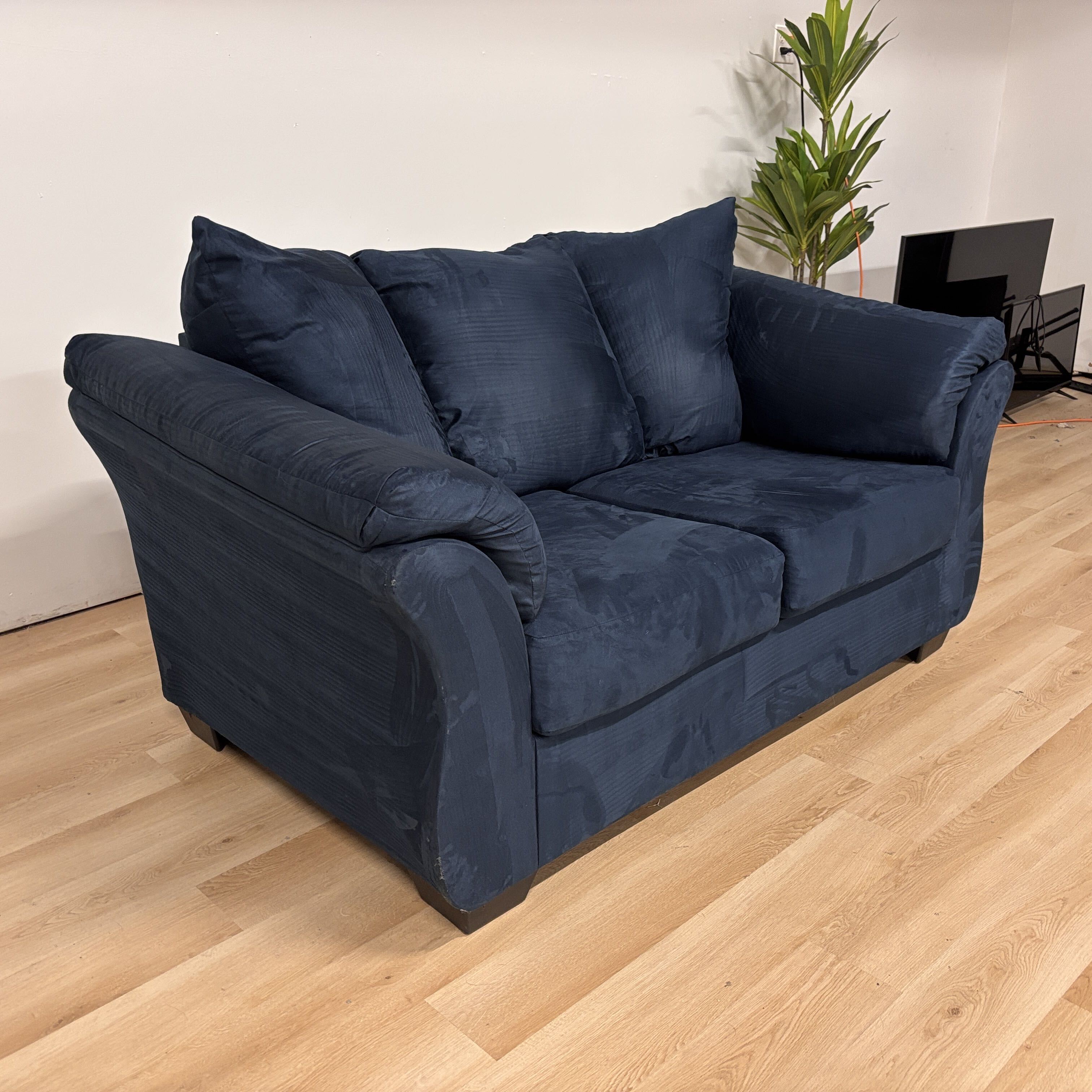 Ashley Furniture Darcy Loveseat