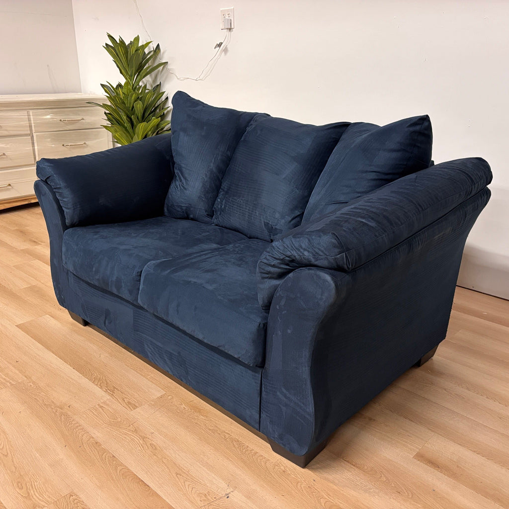 Ashley Furniture Darcy Loveseat