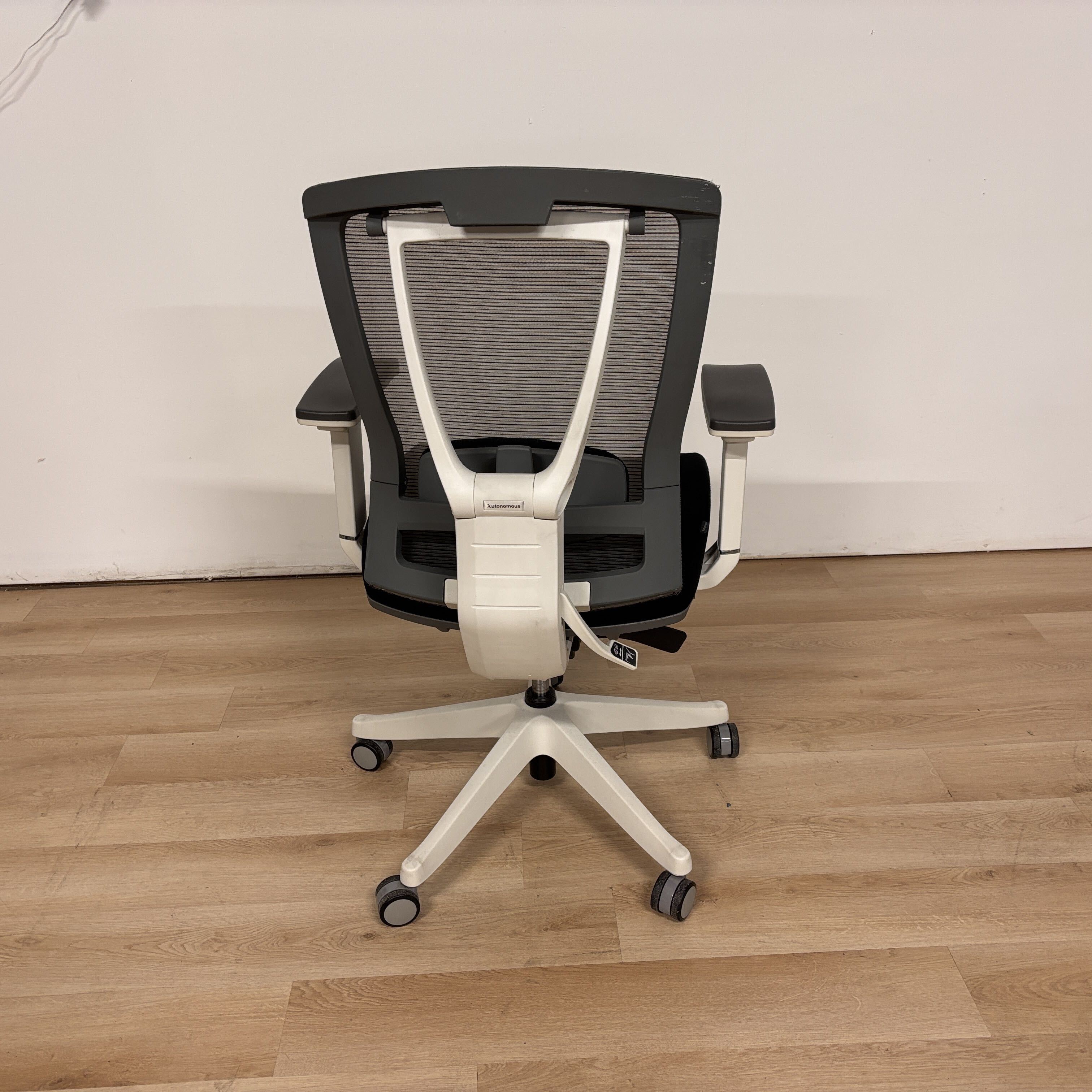Autonomous Ergonomic Chair Pro