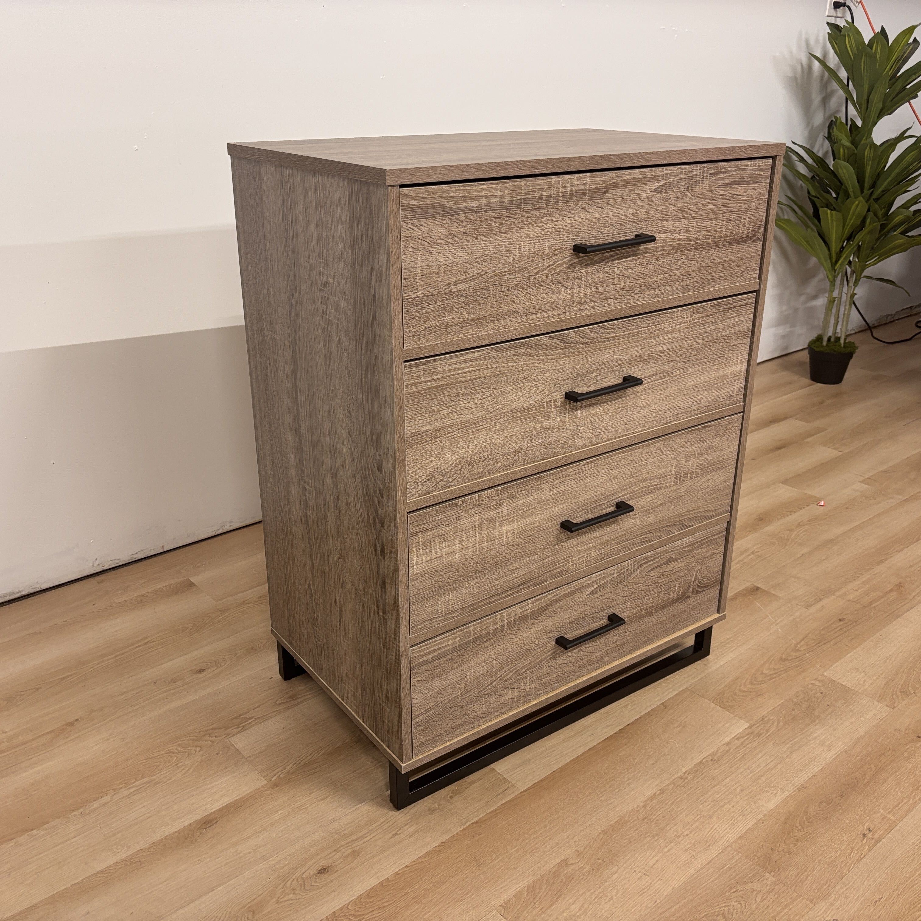 Room Essentials 4 Drawer Chest