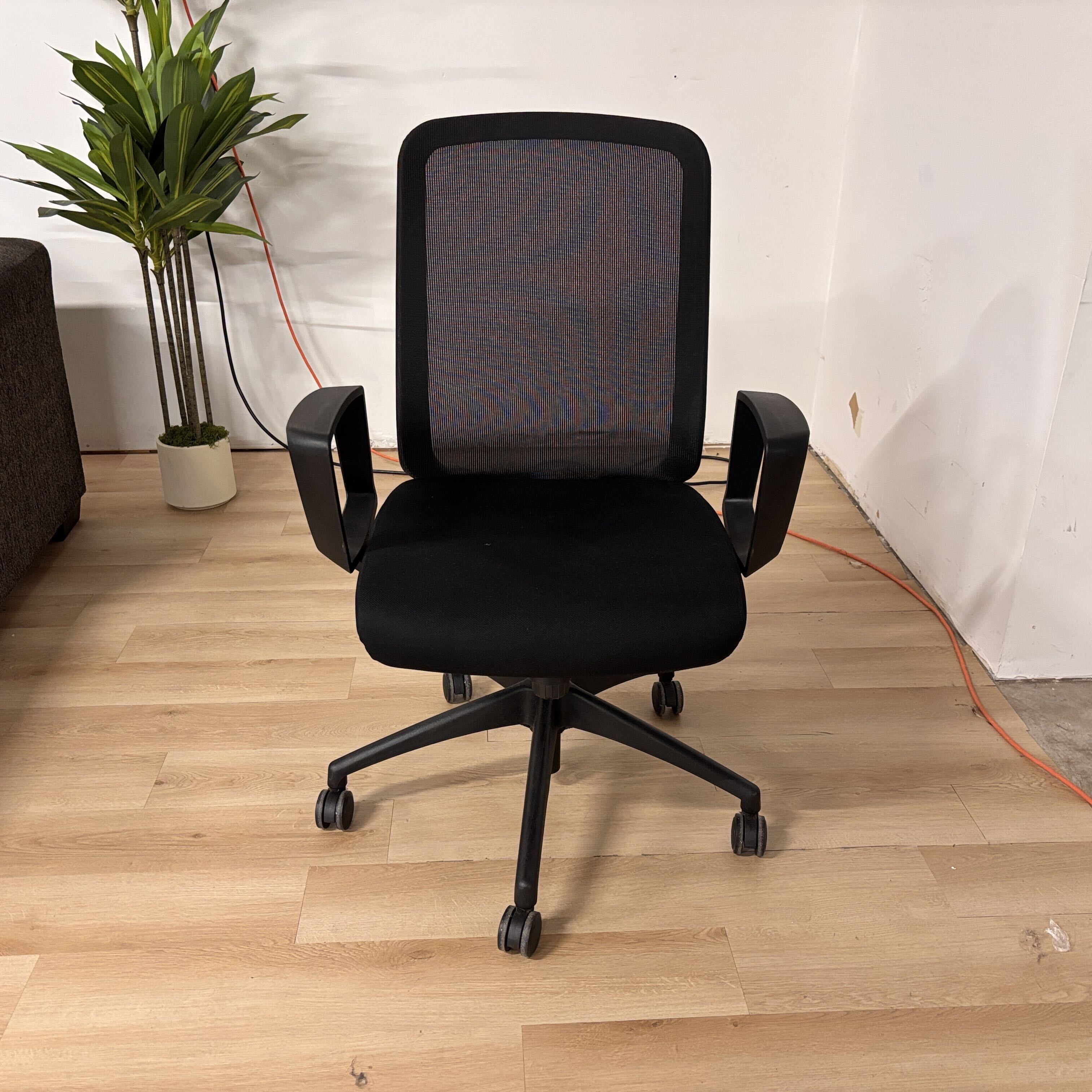 Flash Furniture Ergonomic Mid-back Chair