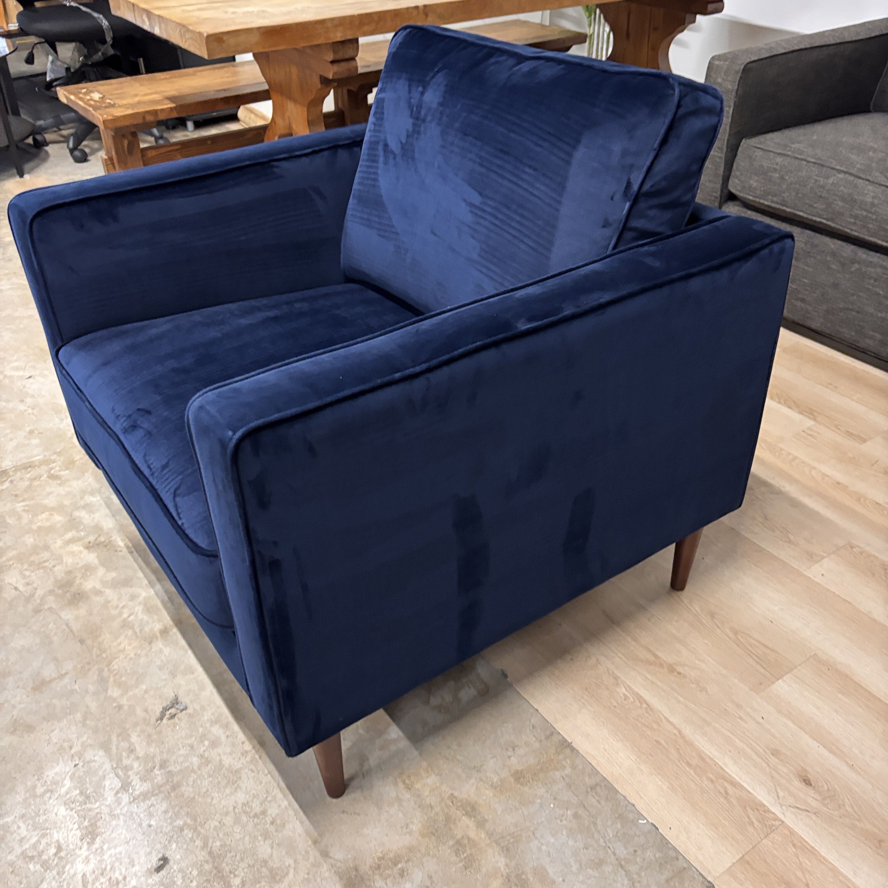 Apricot Furnishings Accent Arm Chair