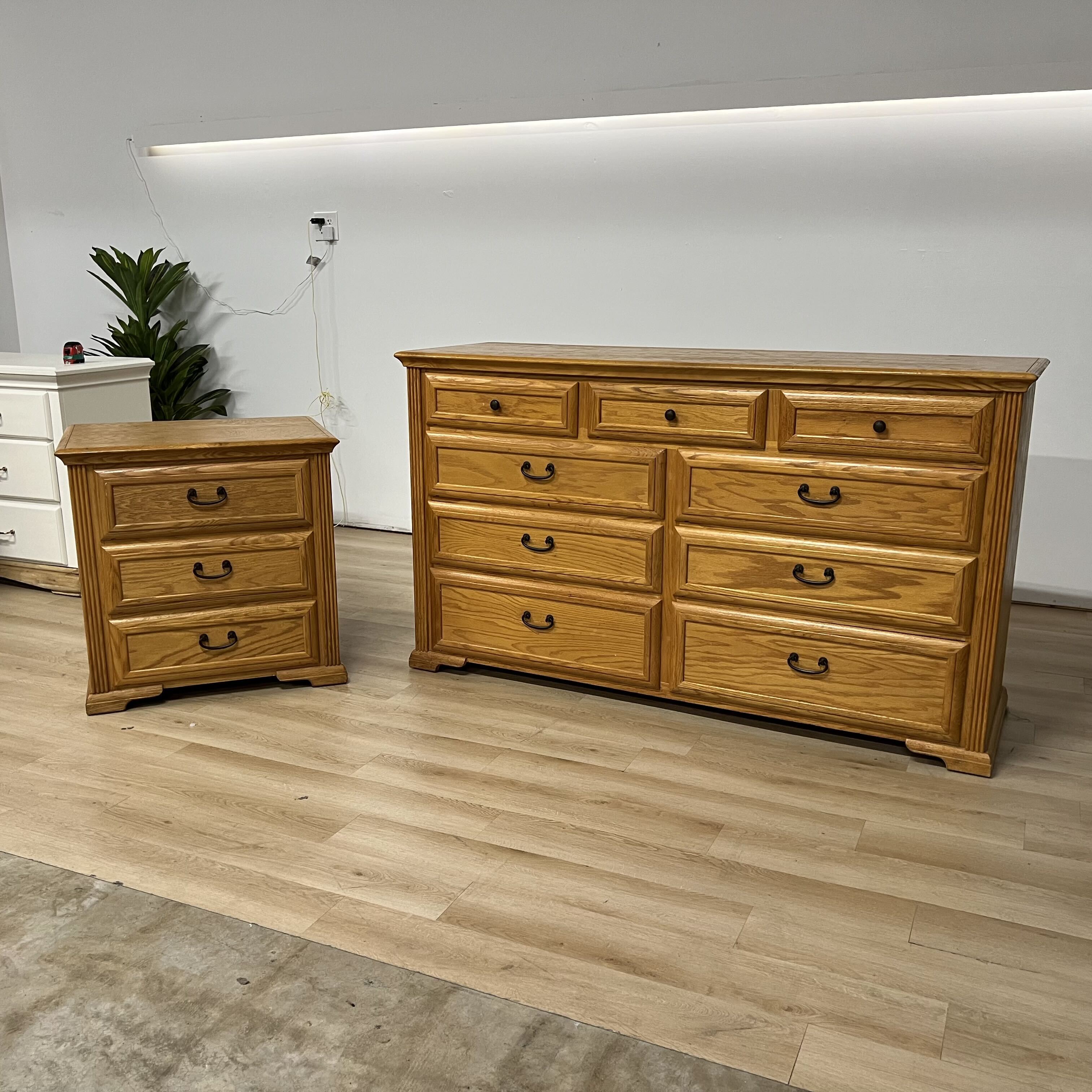 Oak Express Vintage Dresser & Nightstand Set