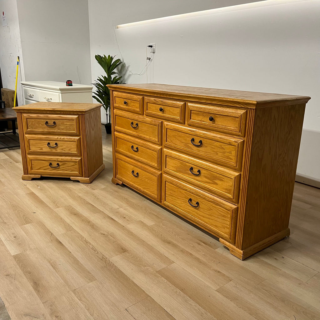 Oak Express Vintage Dresser & Nightstand Set