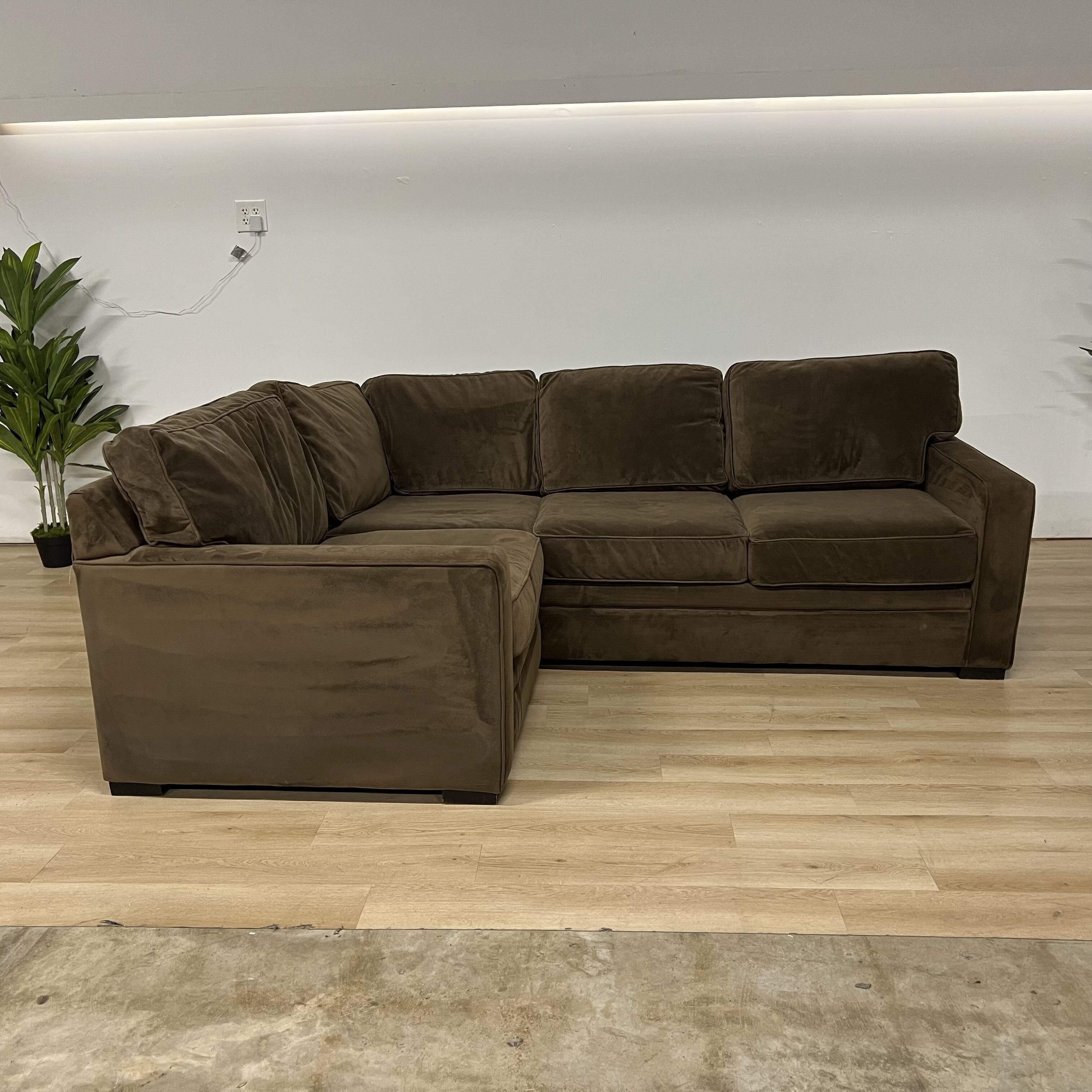 Jonathan Louis 2 Piece Sectional