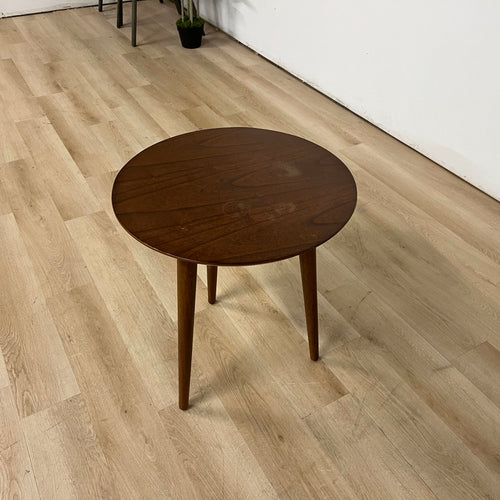 Vecelo Side Table