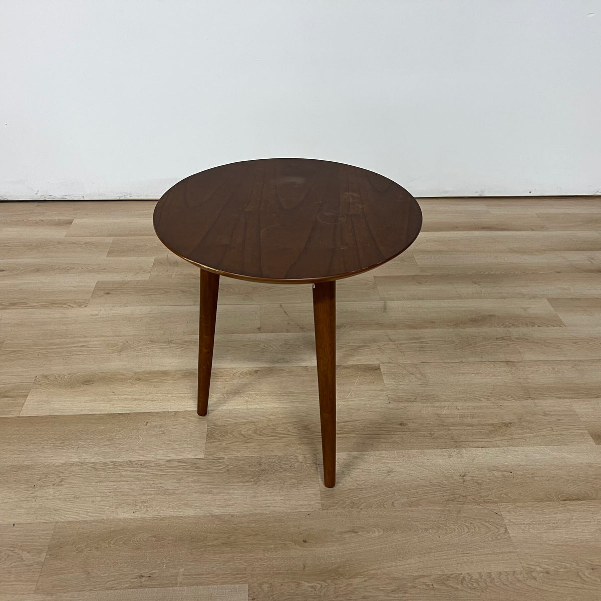 Vecelo Side Table