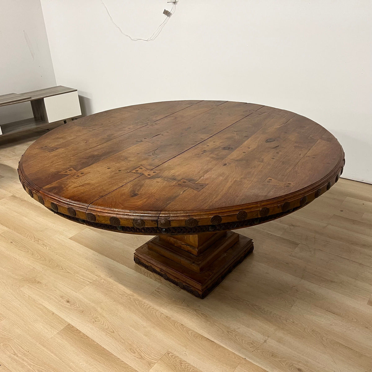 Hacienda Saloon Round Dining Table