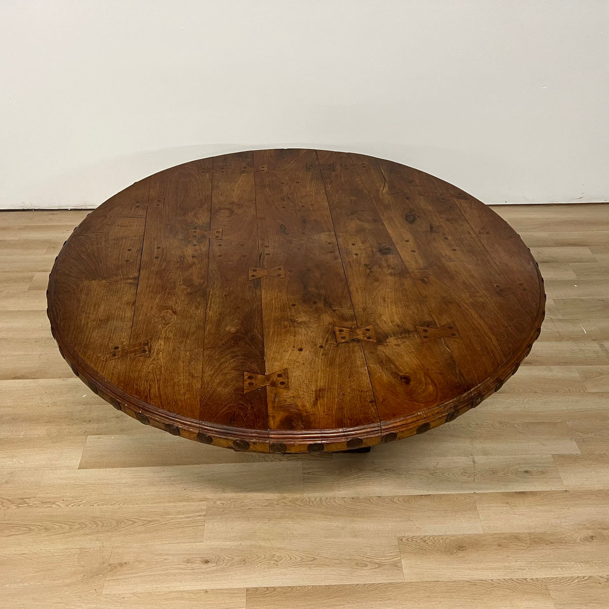 Hacienda Saloon Round Dining Table