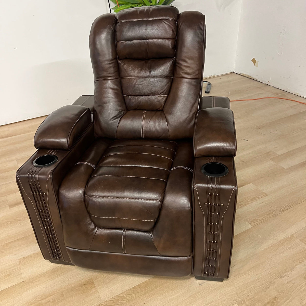 Rooms To Go Renegade Electric Recliner Sofa Set
